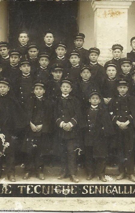 Fotografia Scuole Tecniche Senigallia 1914 15, Classe Studenti