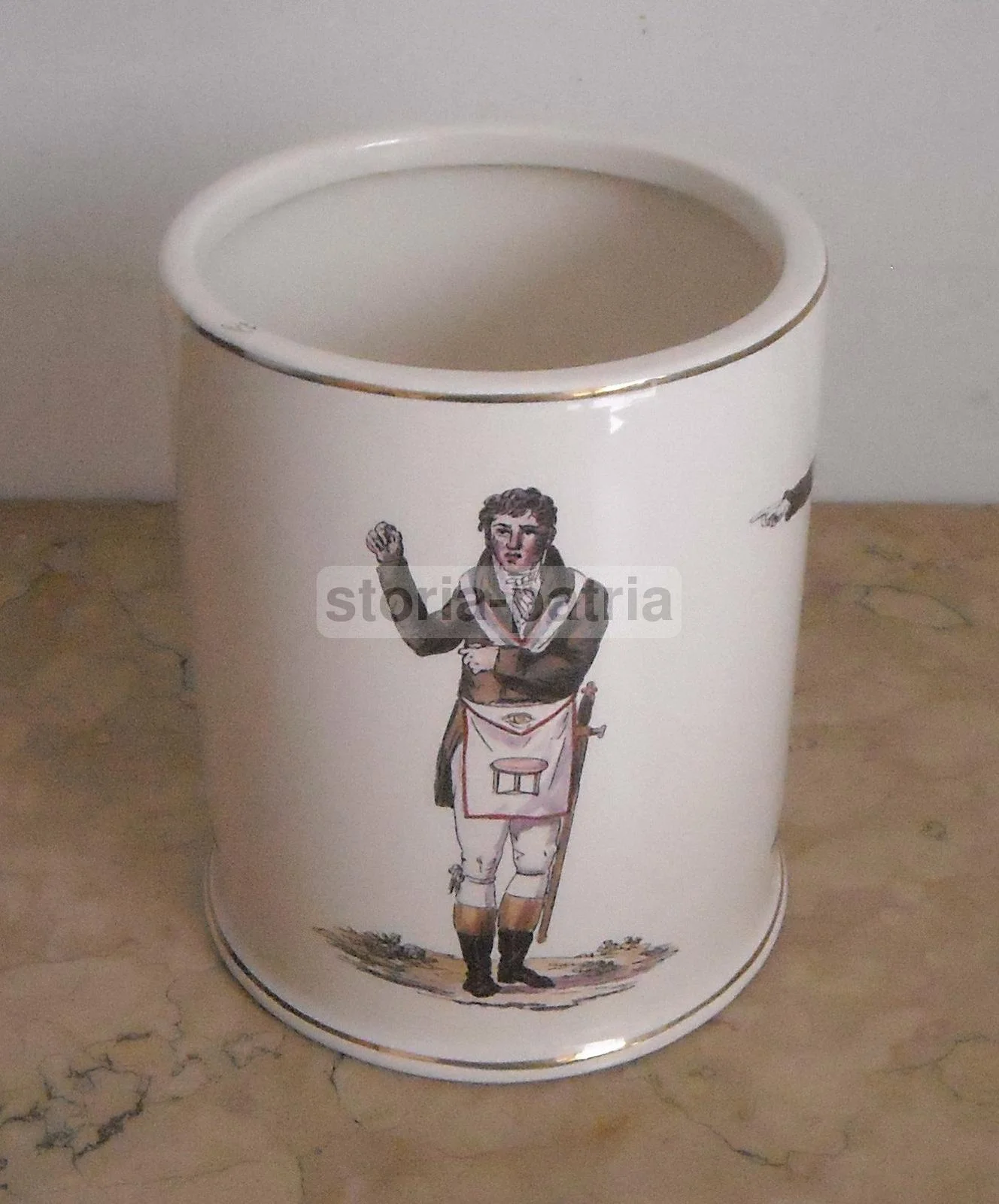 Vaso Massonico in Porcellana con Simboli e Gesti Rituali, Metà Xx Secolo