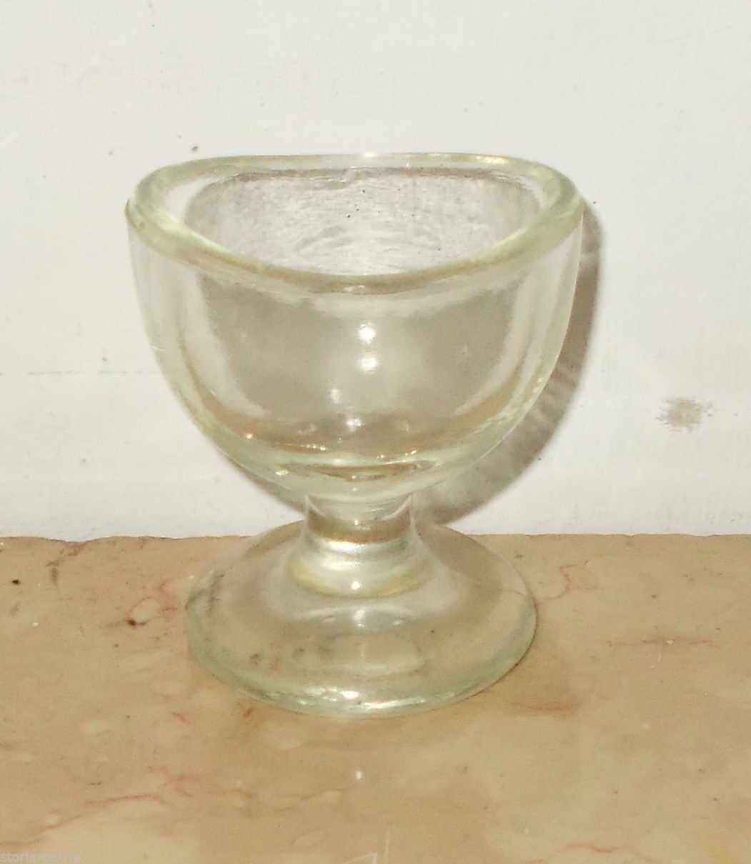 Bicchiere Oculistico Vintage Per Lavaggio Oculare In Vetro