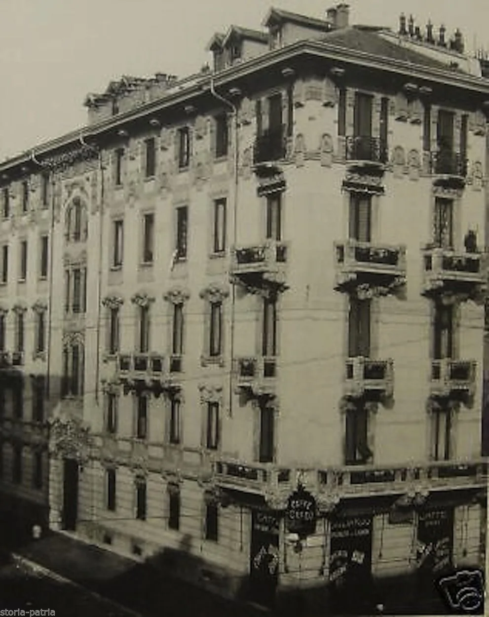 Milan Liberty: 60 Plates of Early 20th-Century Architecture and Building
