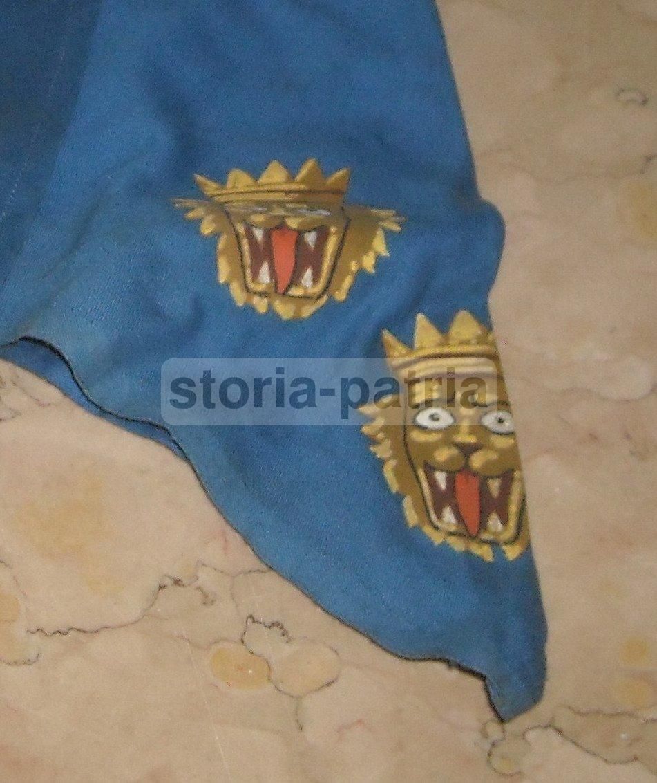 Fazzoletto Araldico Con Teste Leonine Coronate Dipinte A Mano, Metà '900