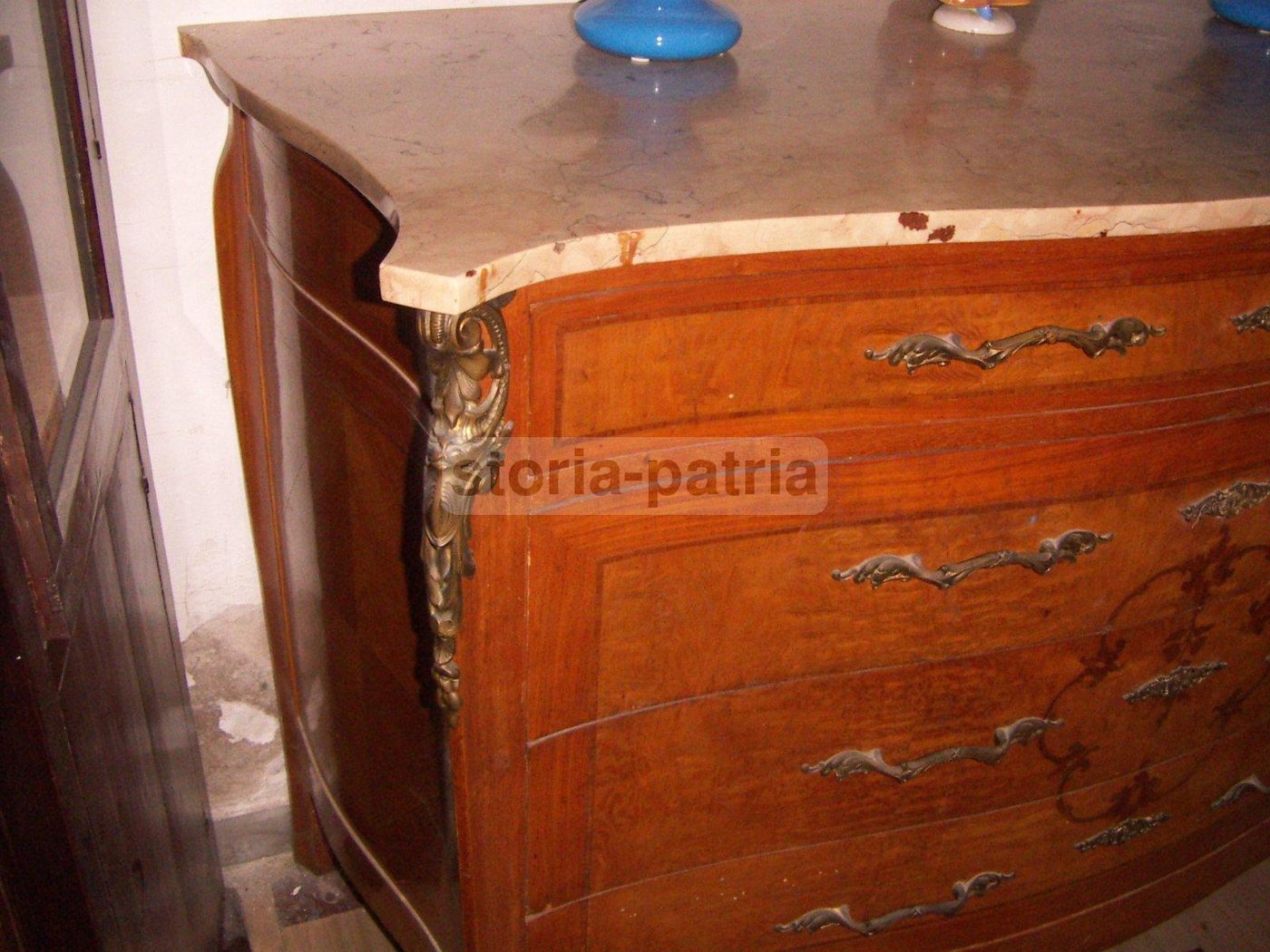 Cassettiera Comò Intarsiata Cantù Primi '900 Con Marmo E Ottone