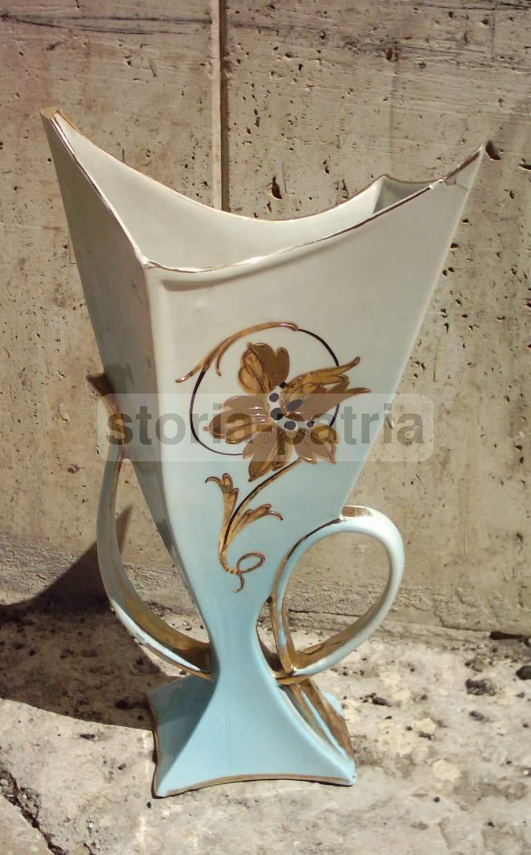 Coppia Di Vasi In Ceramica Artistica Con Decori Floreali E Dorature, Anni '50
