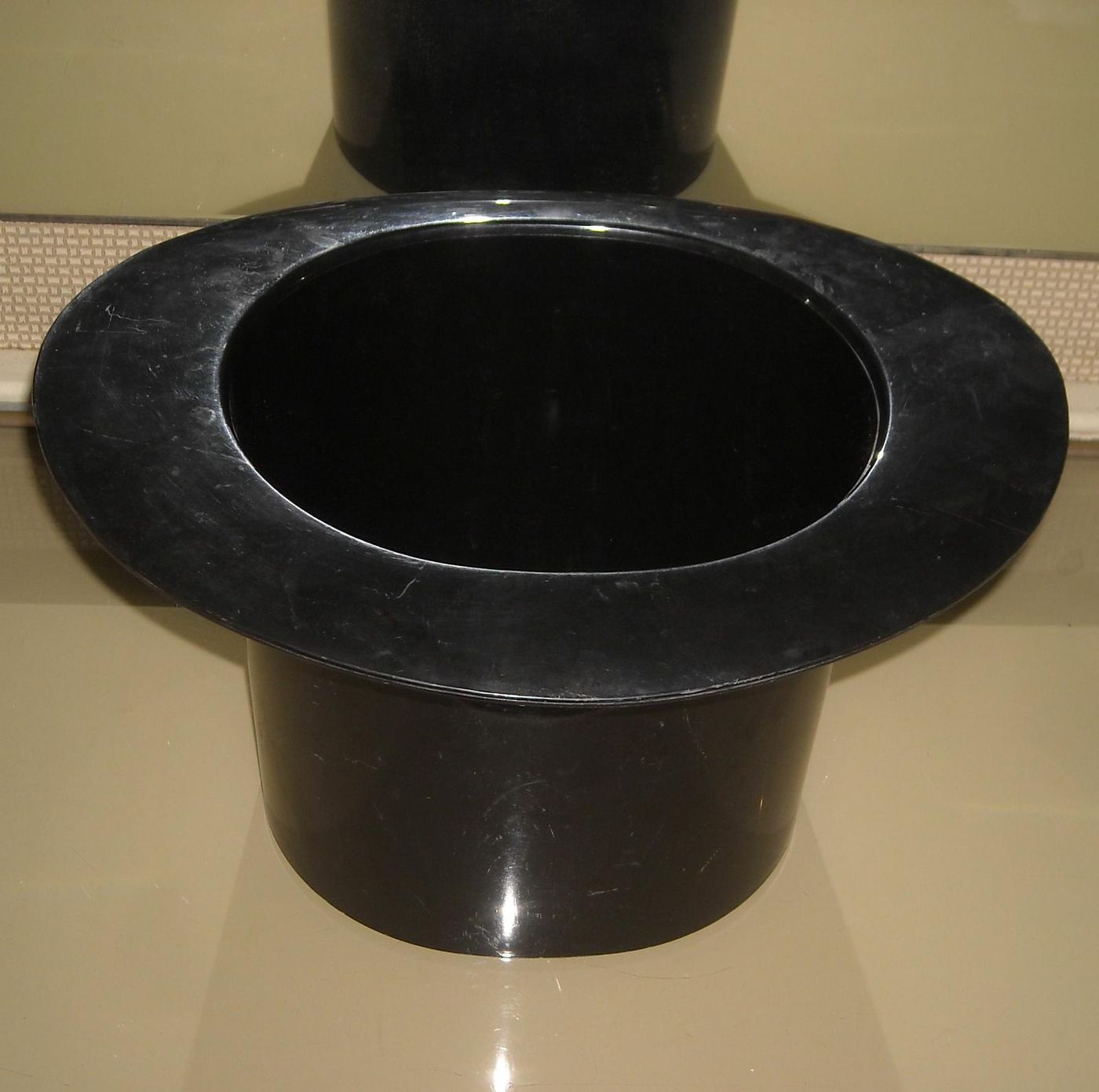 Soprammobile Cappello Cilindro Ole M. Jensen Danish Design Vintage