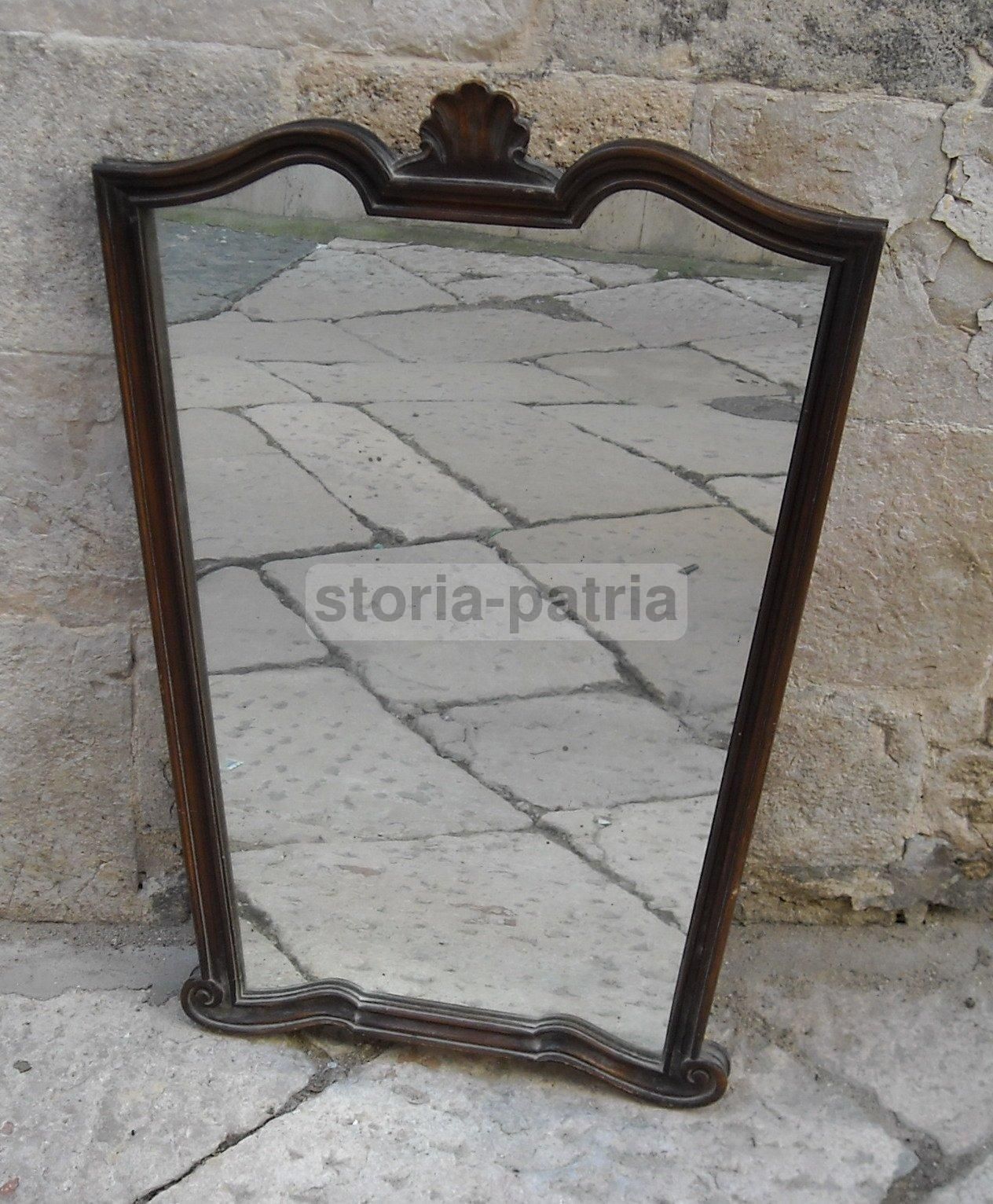 Specchiera Art Déco Con Cornice Lignea Decorata Conchiglia