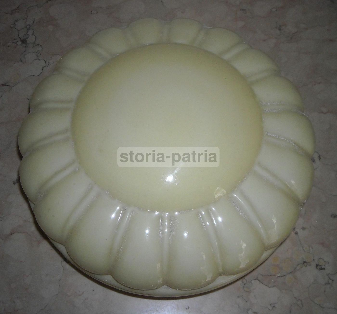Coppa Per Lampada In Vetro Opalino Giallo Stile Déco, Anni 1930 1960