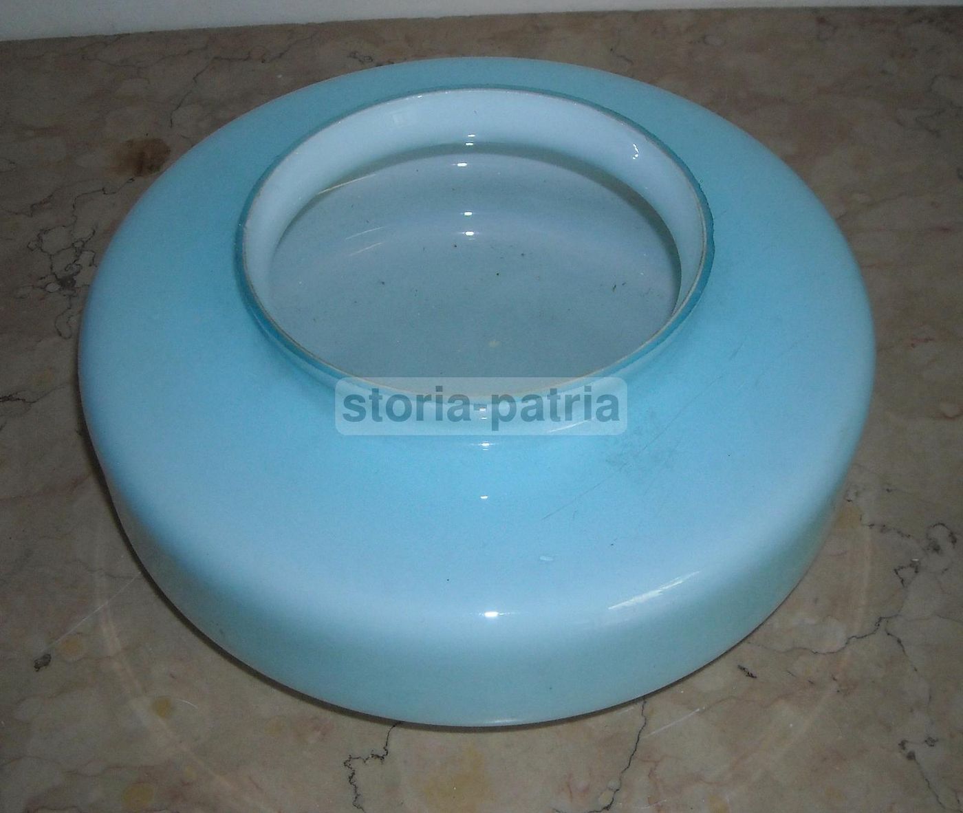 Coppa Per Lampada Vintage In Vetro Opalescente Celeste Anni '50