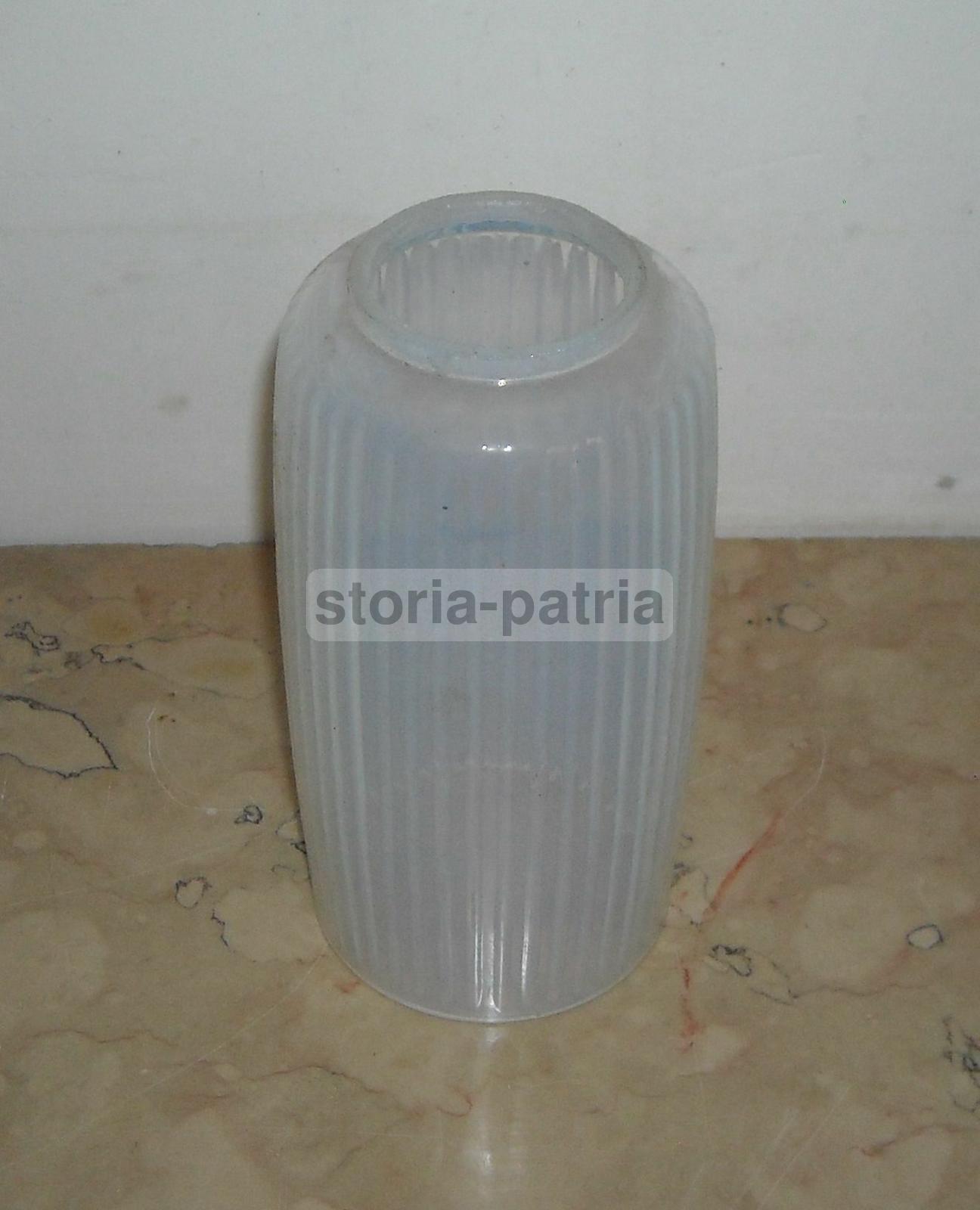 Coppa Per Lampada In Vetro Opalescente Celeste, Anni '50