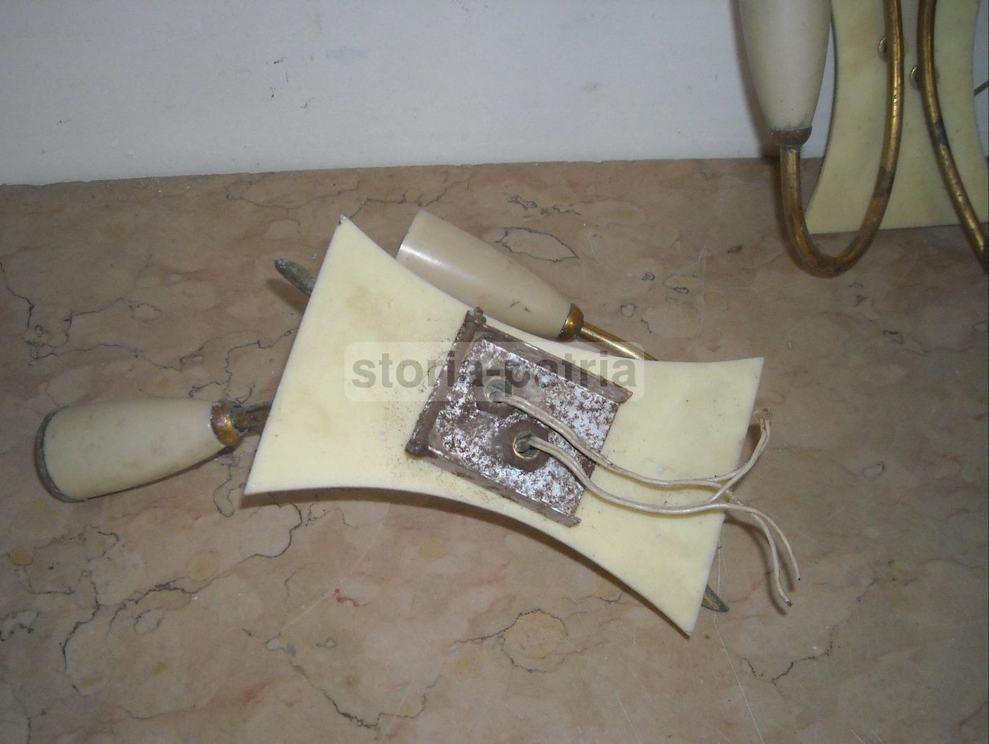 Coppia Lampade Applique Anni '50 '60 In Ottone Dorato E Modernariato
