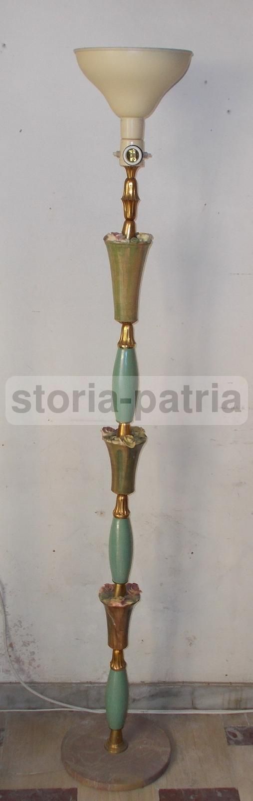 Lampada Piantana Anni '50 Con Decori Floreali In Ceramica E Ottone