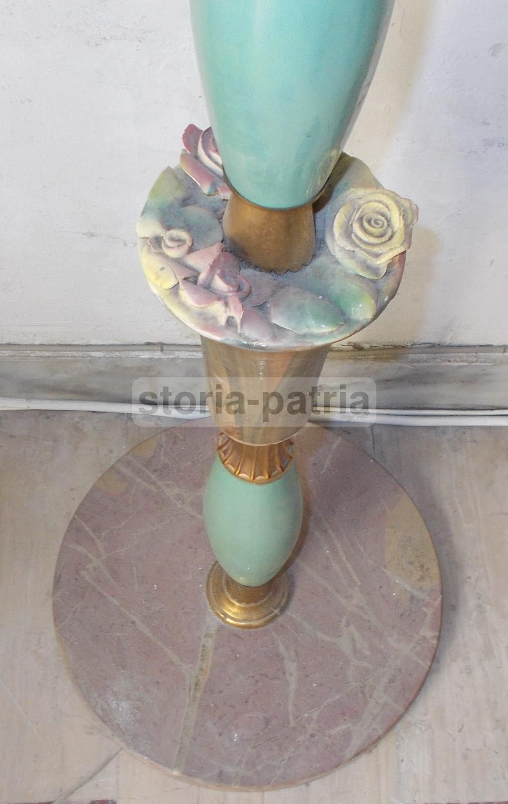 Lampada Piantana Anni '50 Con Decori Floreali In Ceramica E Ottone