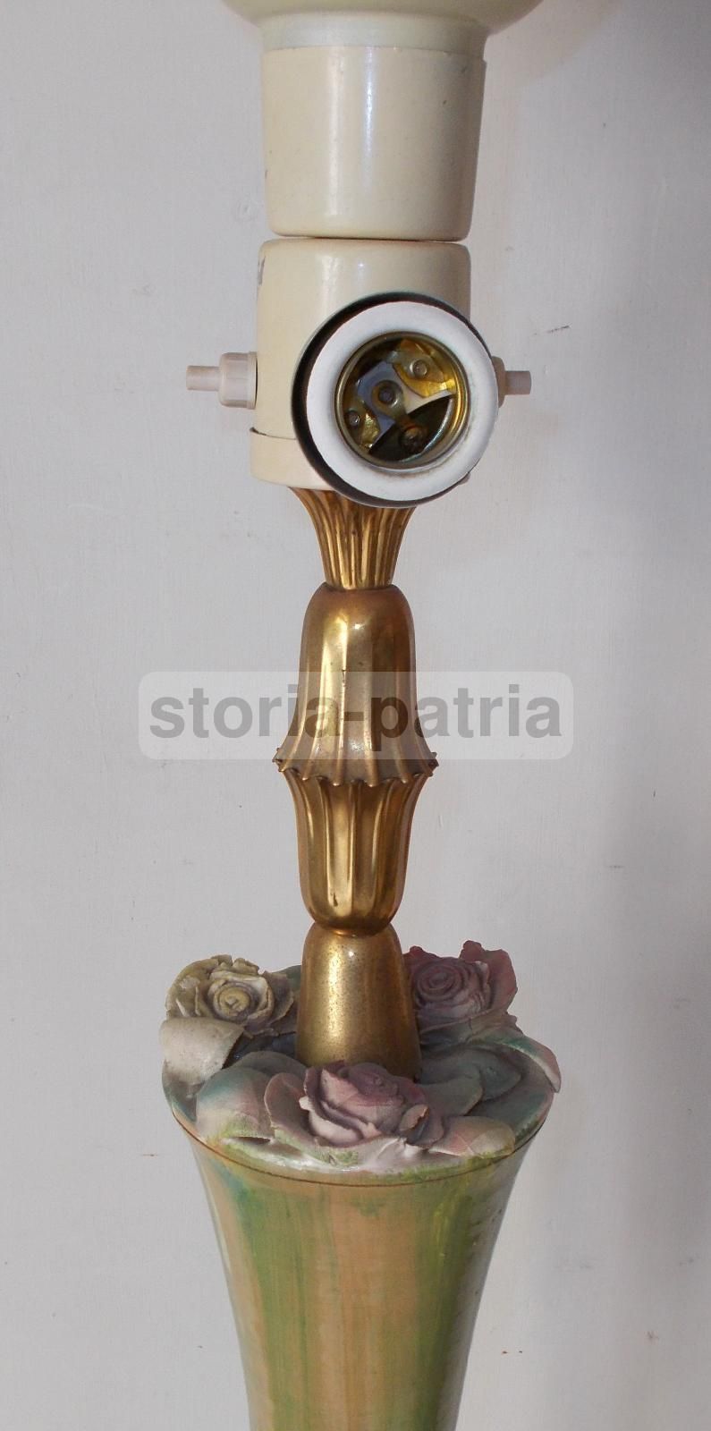 Lampada Piantana Anni '50 Con Decori Floreali In Ceramica E Ottone