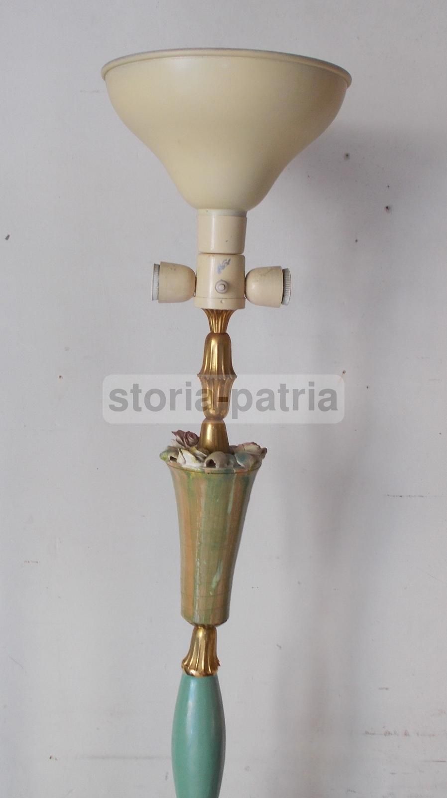 Lampada Piantana Anni '50 Con Decori Floreali In Ceramica E Ottone