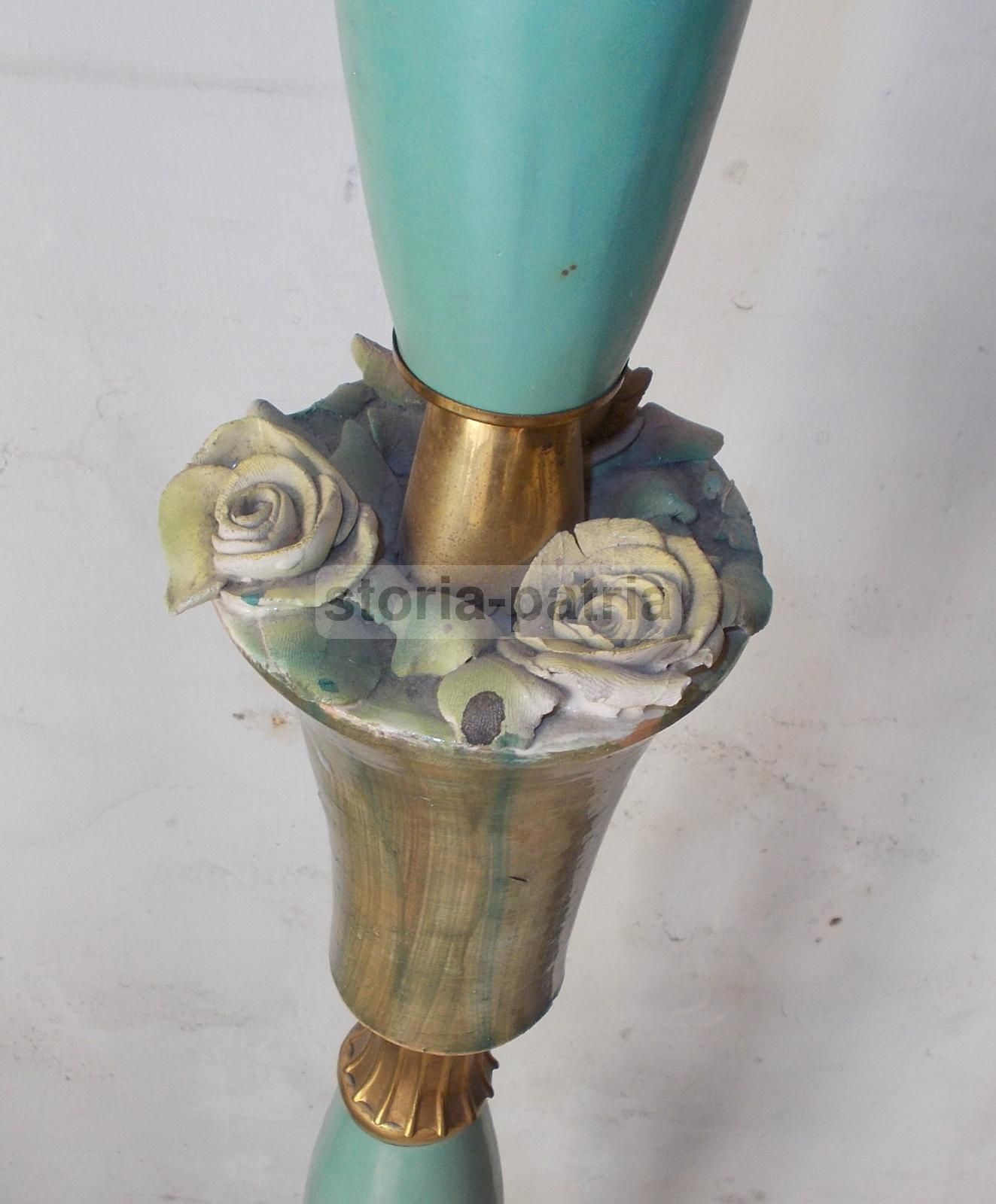Lampada Piantana Anni '50 Con Decori Floreali In Ceramica E Ottone
