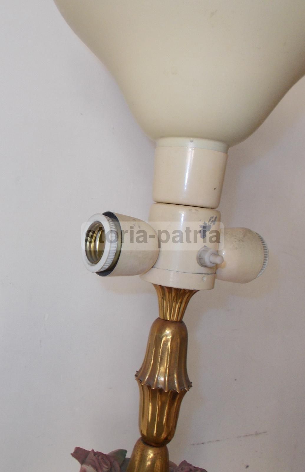 Lampada Piantana Anni '50 Con Decori Floreali In Ceramica E Ottone