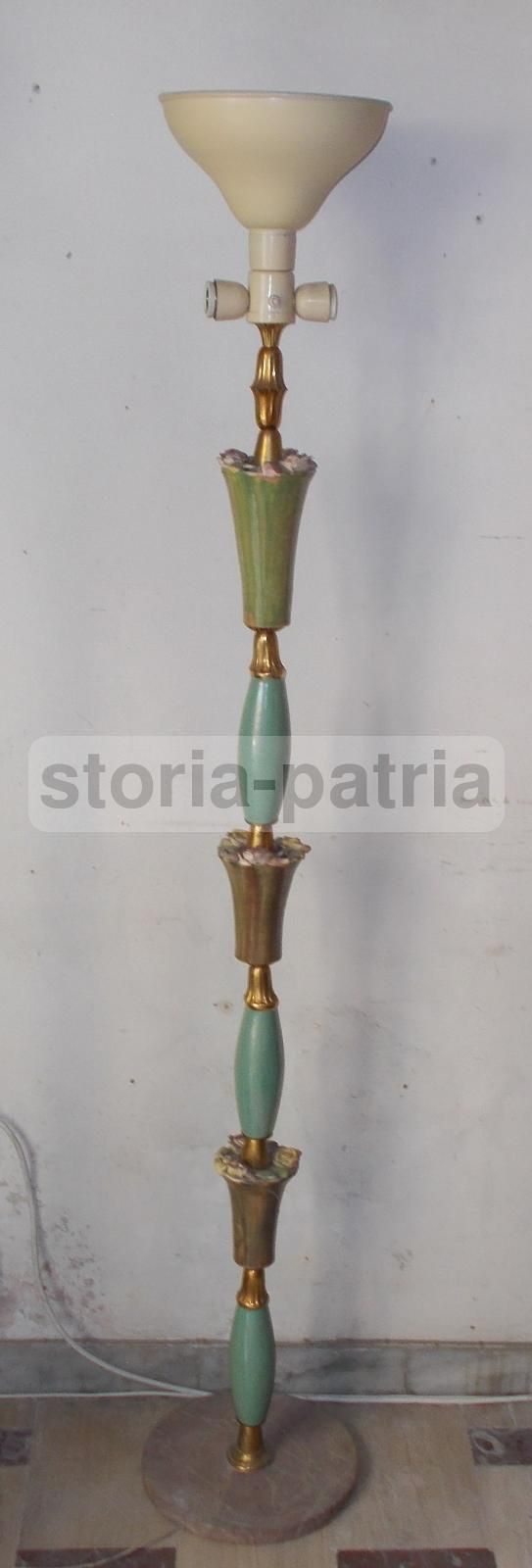 Lampada Piantana Anni '50 Con Decori Floreali In Ceramica E Ottone