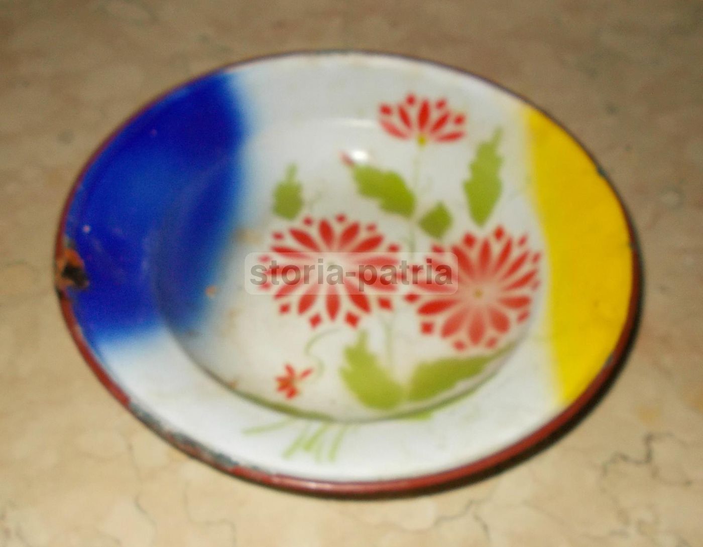Coppia Di Piatti Aerografati Con Decorazione Floreale, 1930 1950