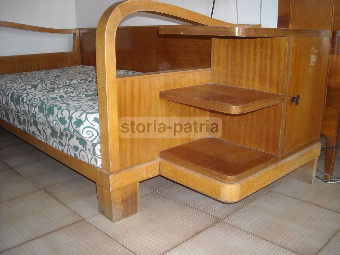 Divano Letto Anni '60 Con Scaffale Integrato, Modernariato Italiano