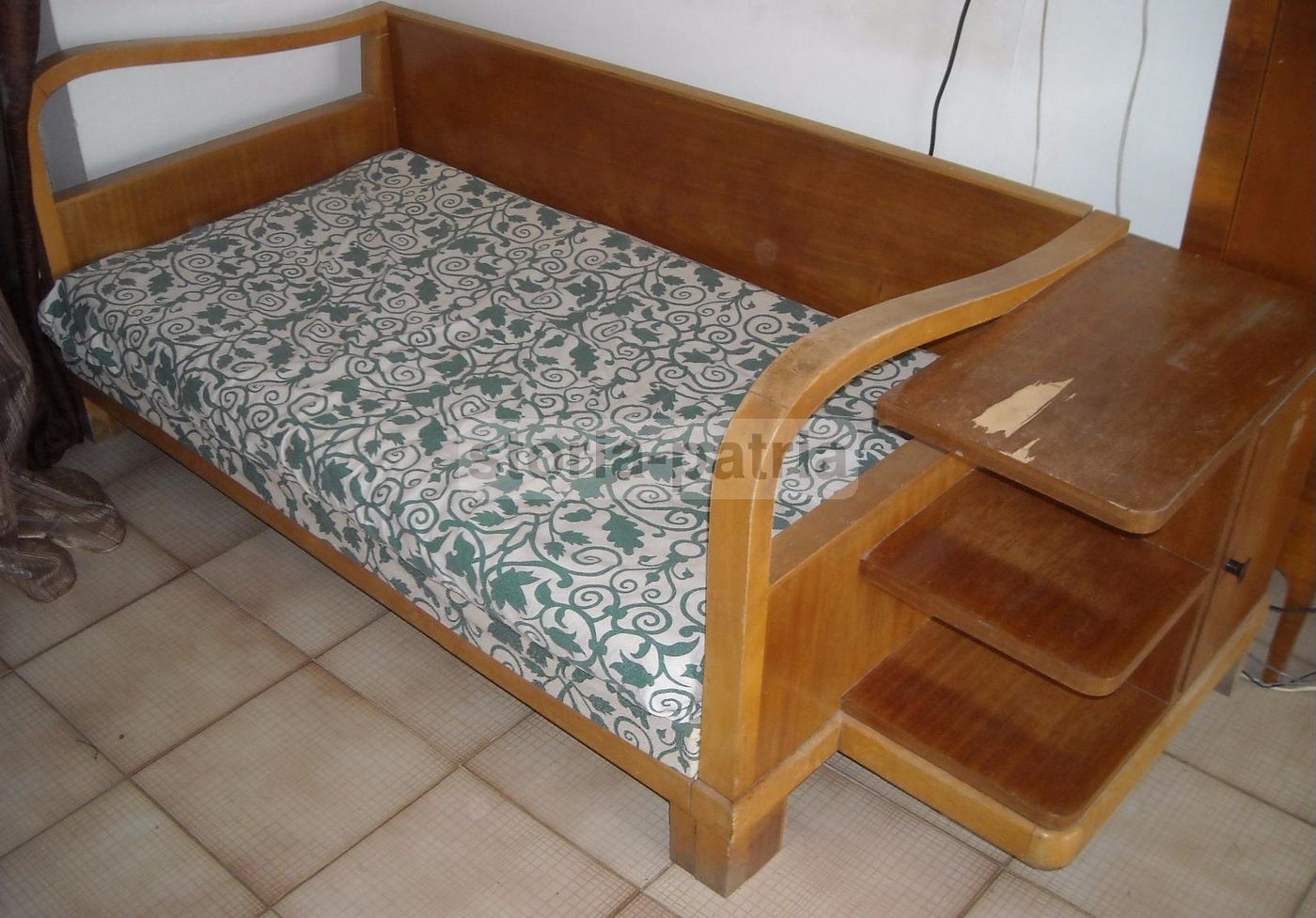 Divano Letto Anni '60 Con Scaffale Integrato, Modernariato Italiano