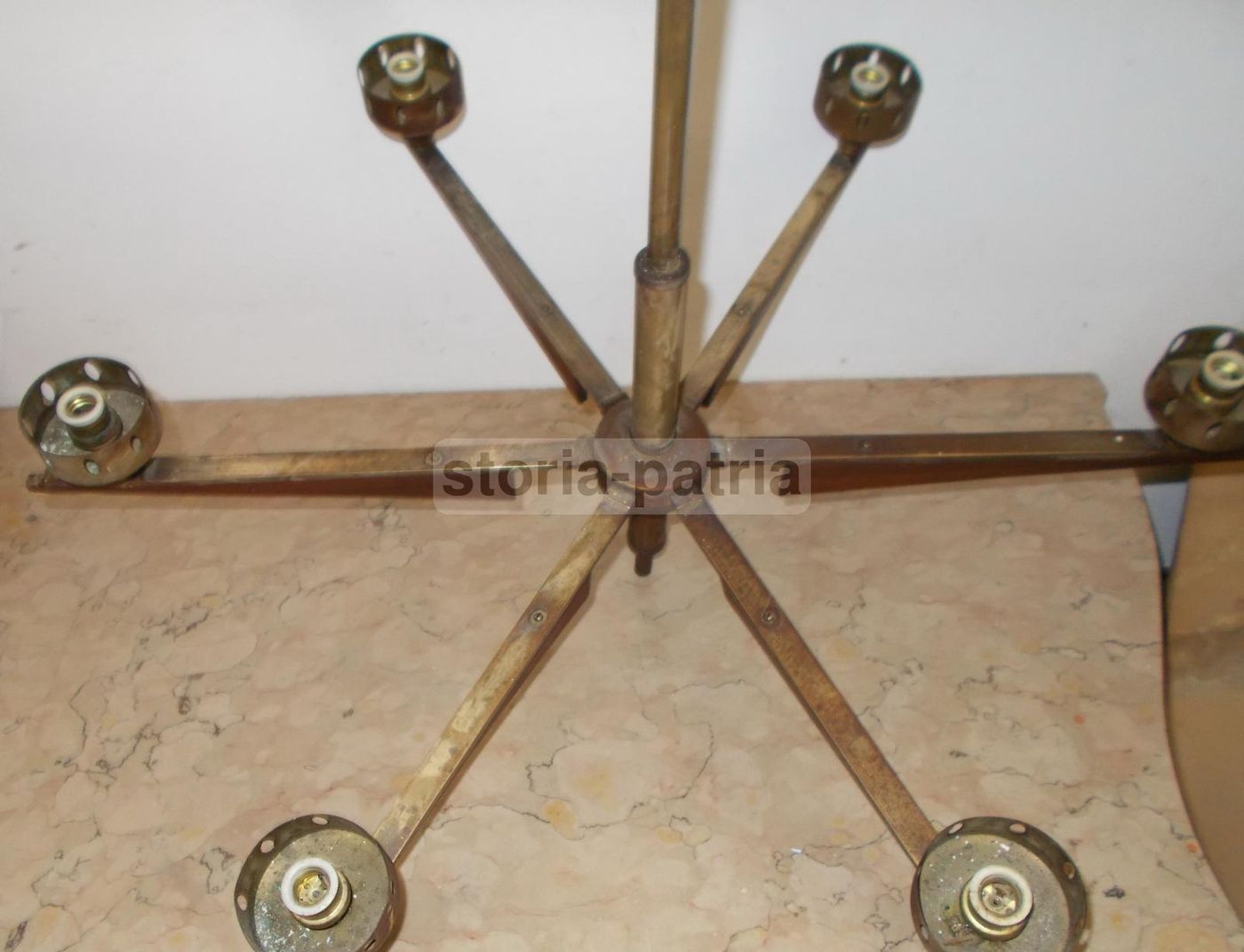 Lampadario Vintage Sei Luci Ottone Brunito E Vetro Anni '50 '70