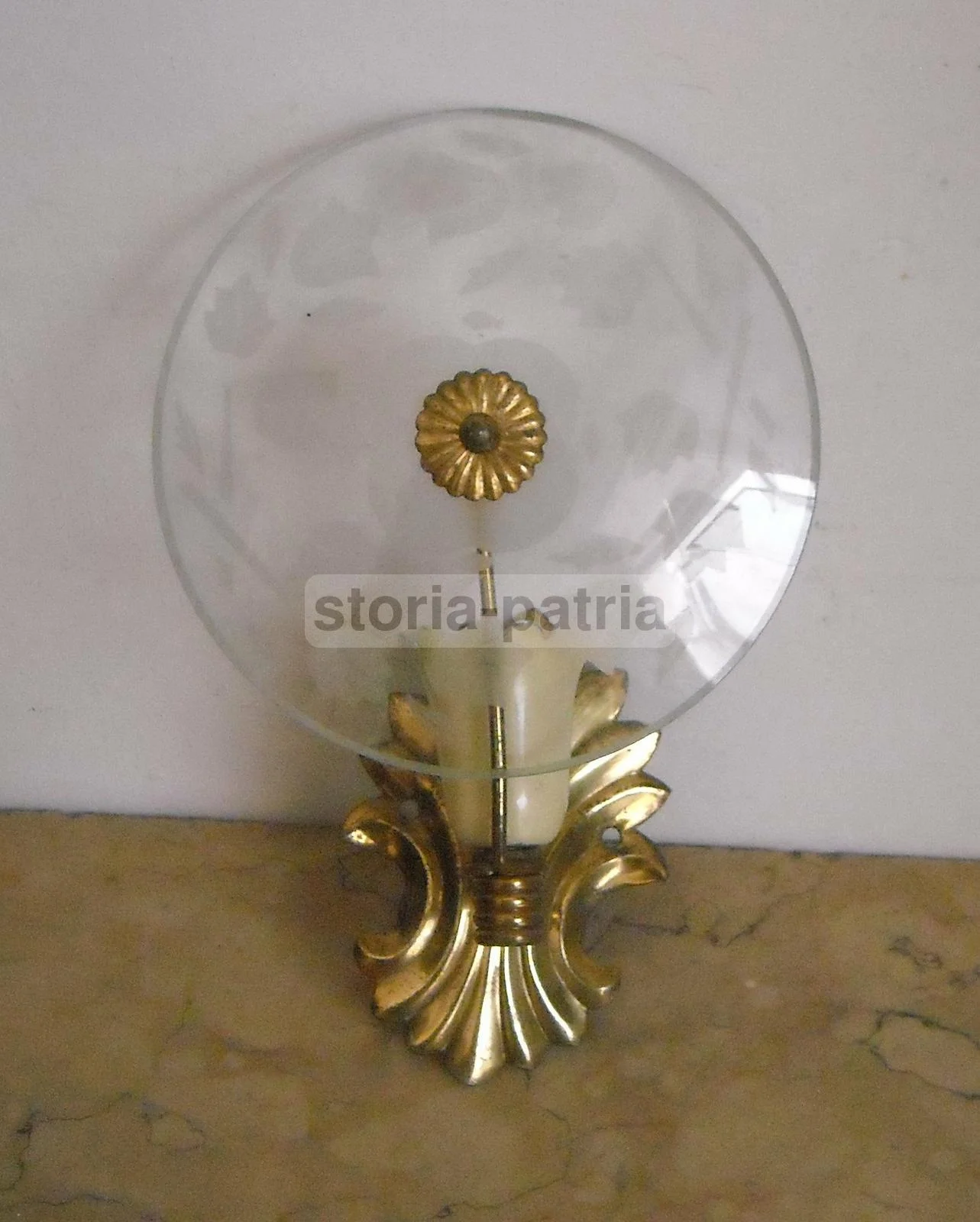 Vintage Wall Sconce with Engraved Glass and Gilt Brass, 1950s