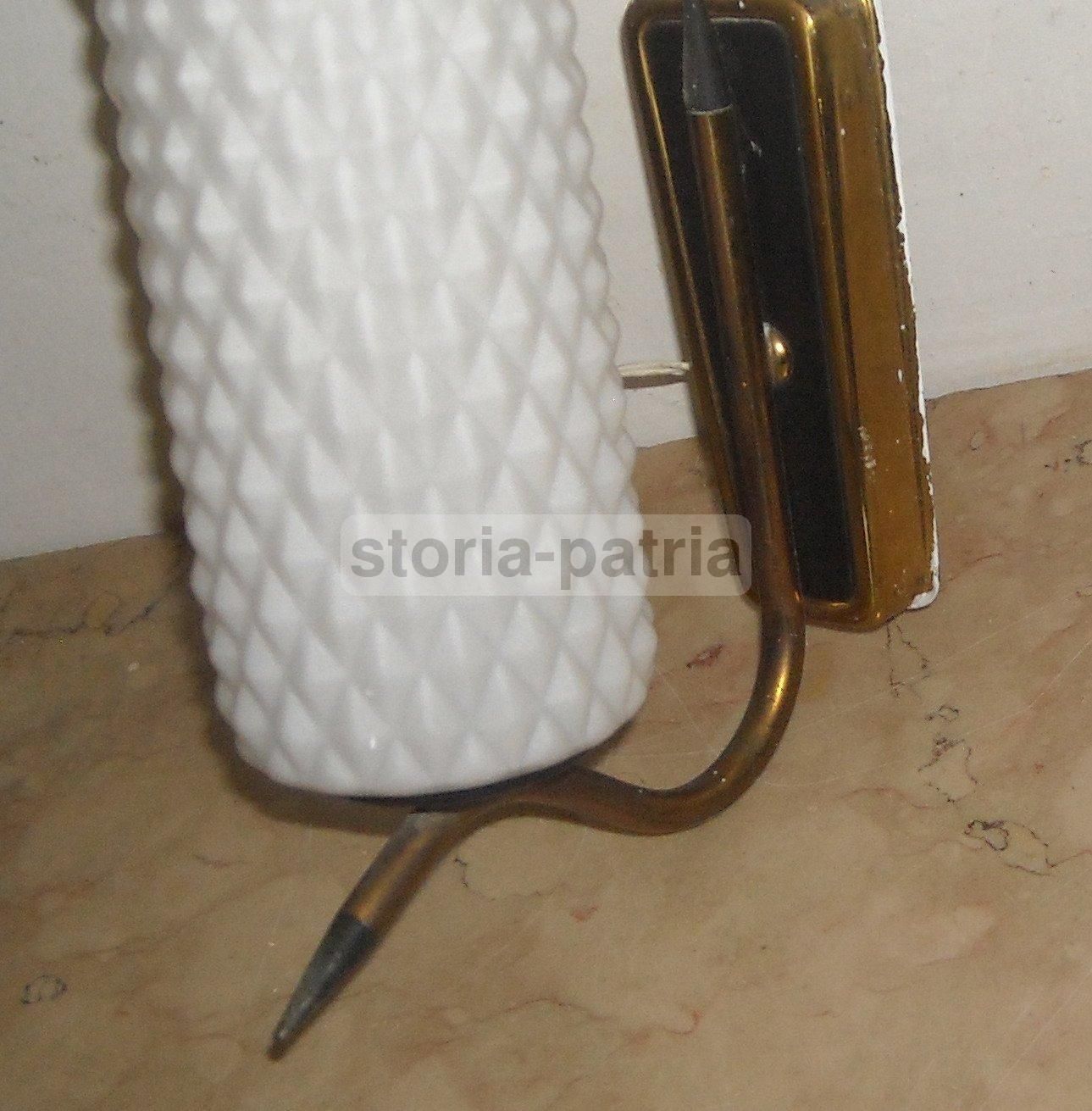 Applique Vintage Anni '60 In Ottone Dorato E Vetro Opalescente