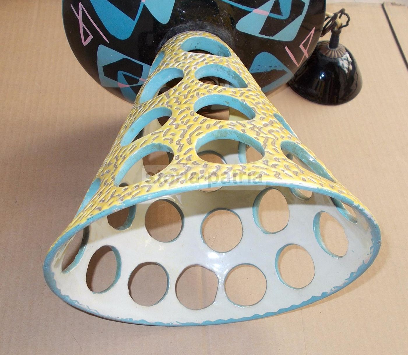 Lampadario In Ceramica Policroma Anni '50, Modernariato