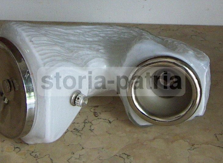 Lampada Vintage In Vetro Modellato Anni '70, Design Italiano Con Base Cromata