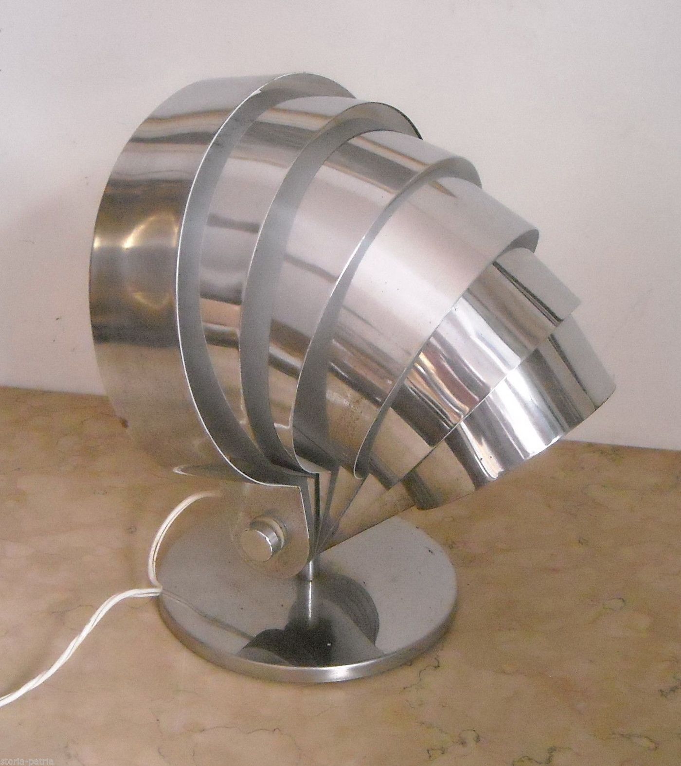 Lampada Da Tavolo Vintage A Lamelle Orientabili In Metallo Cromato