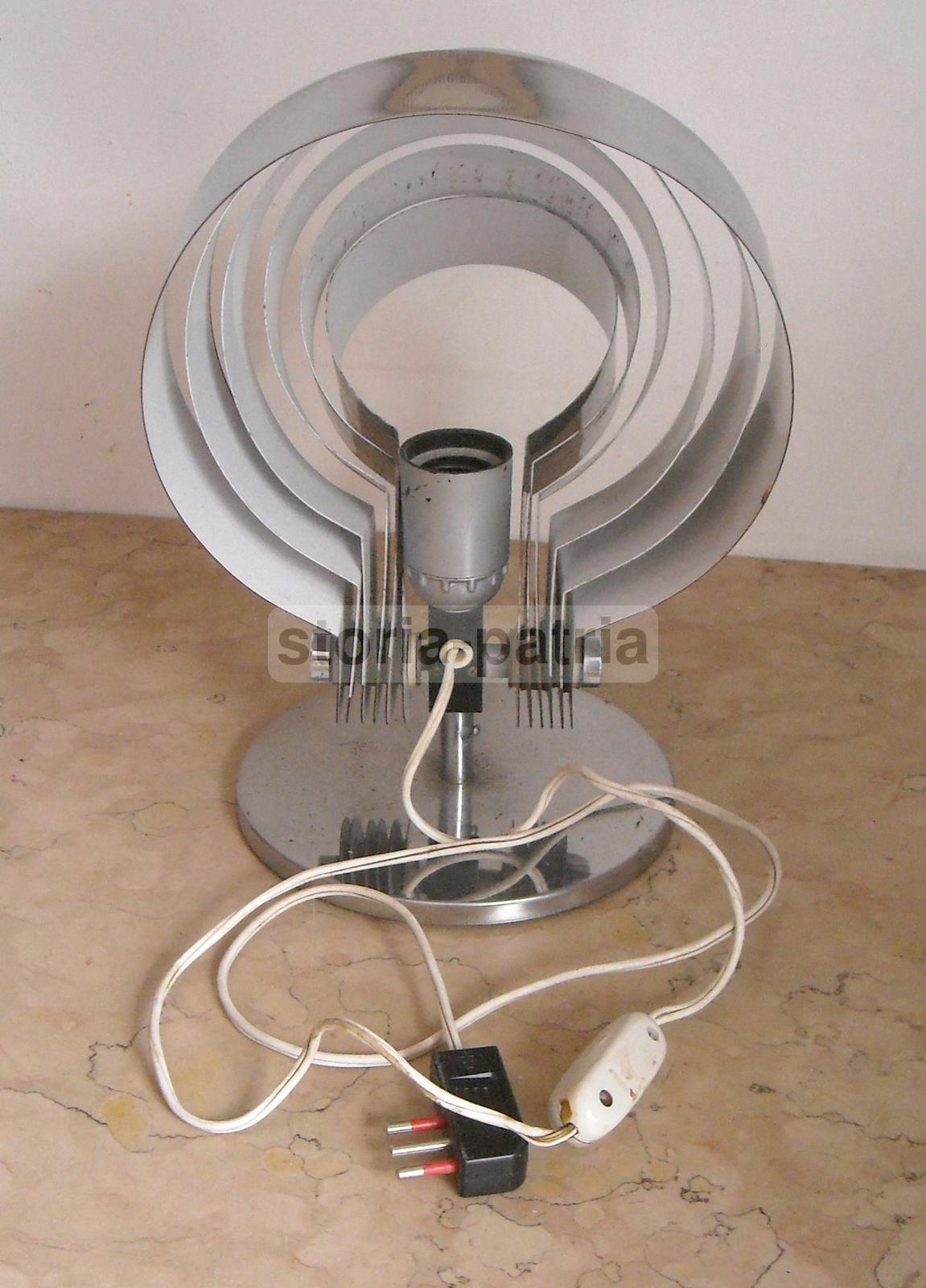 Lampada Da Tavolo Vintage A Lamelle Orientabili In Metallo Cromato