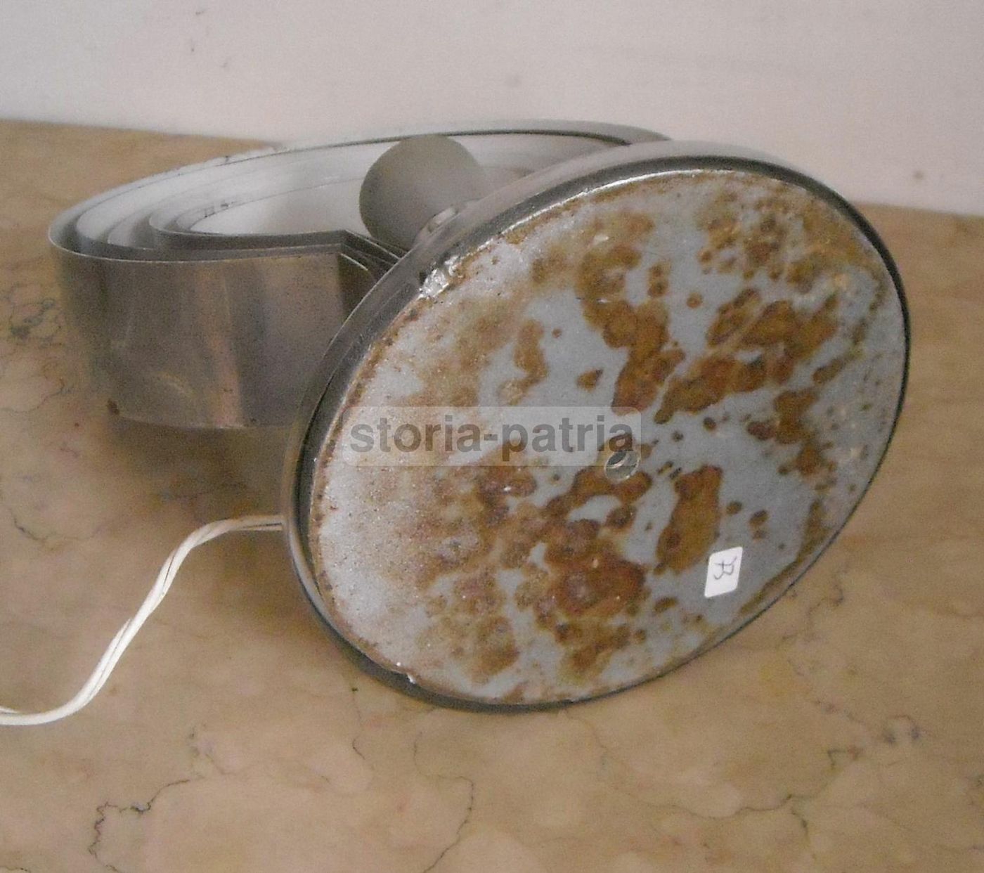 Lampada Da Tavolo Vintage A Lamelle Orientabili In Metallo Cromato
