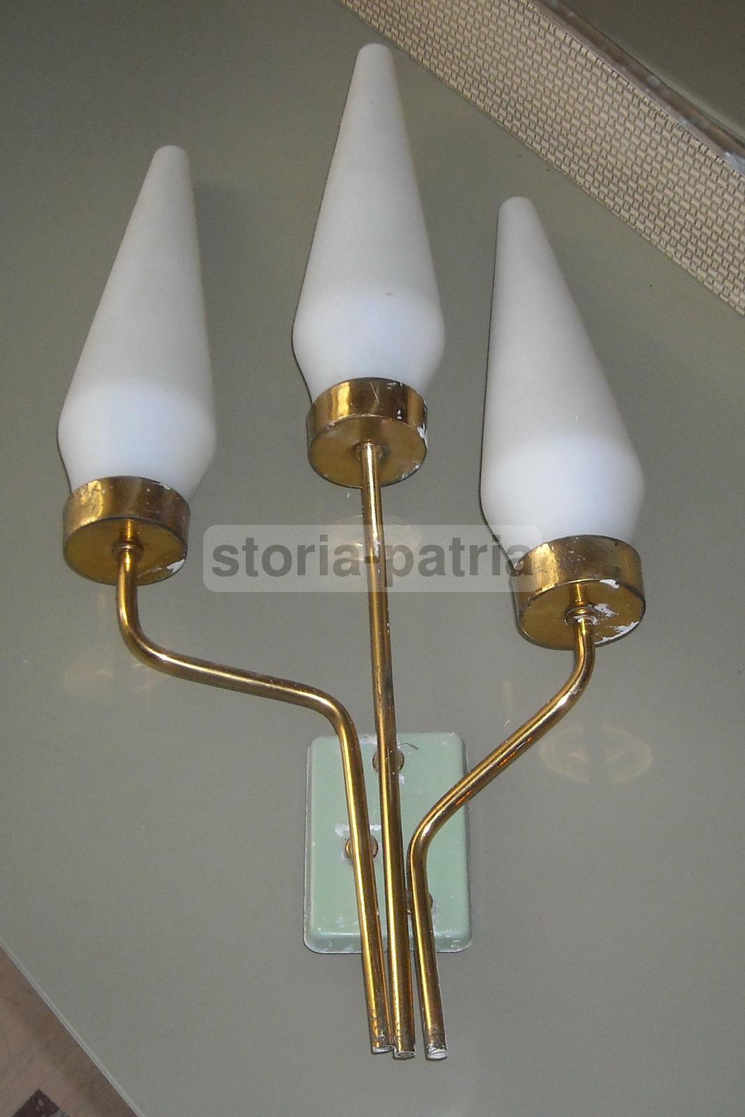 Applique Anni '50 '60 A Tre Luci In Vetro E Ottone Dorato Stile Modernista