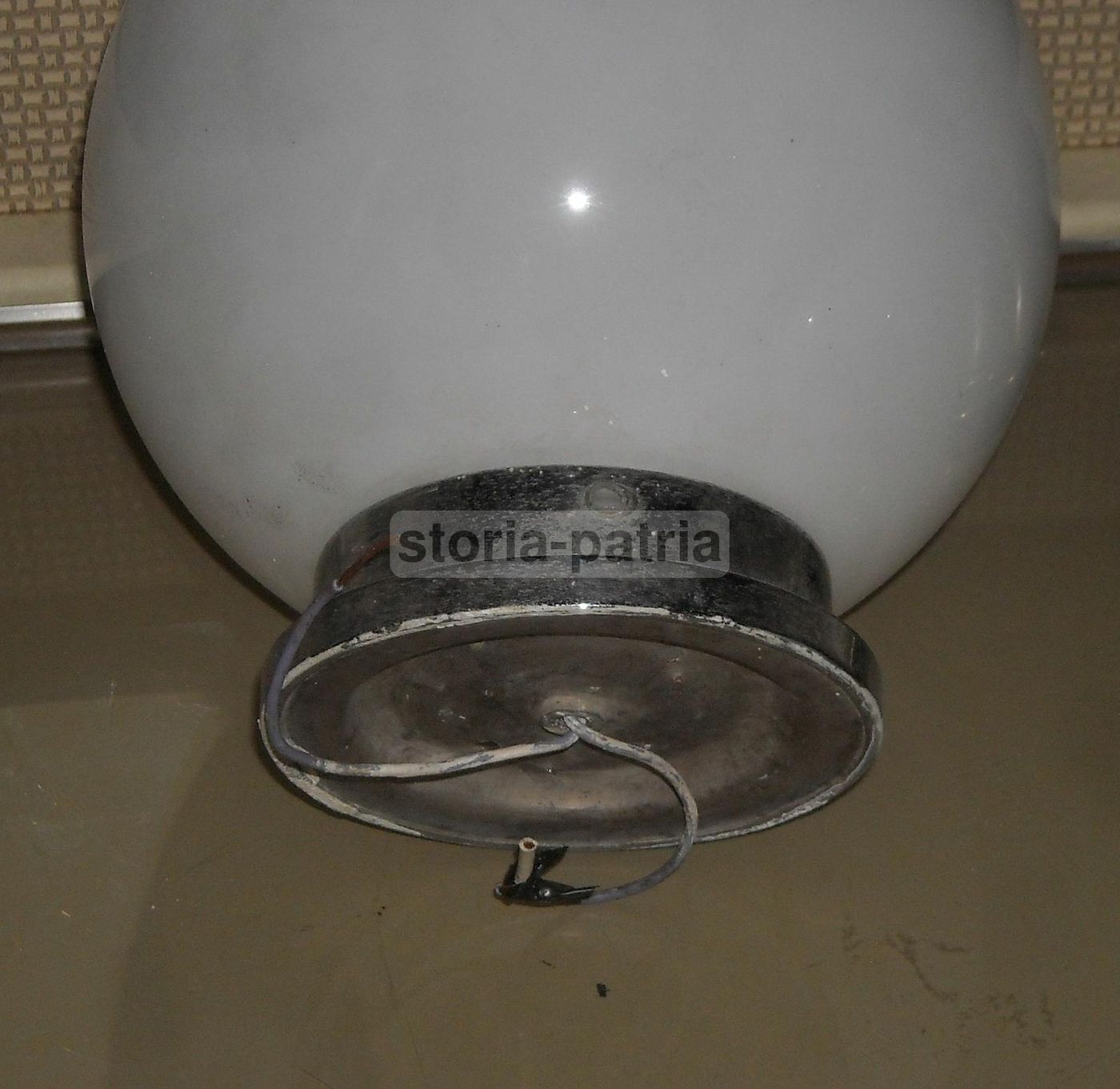 Lampada Da Parete Applique Con Globo In Vetro Bianco, Anni 50