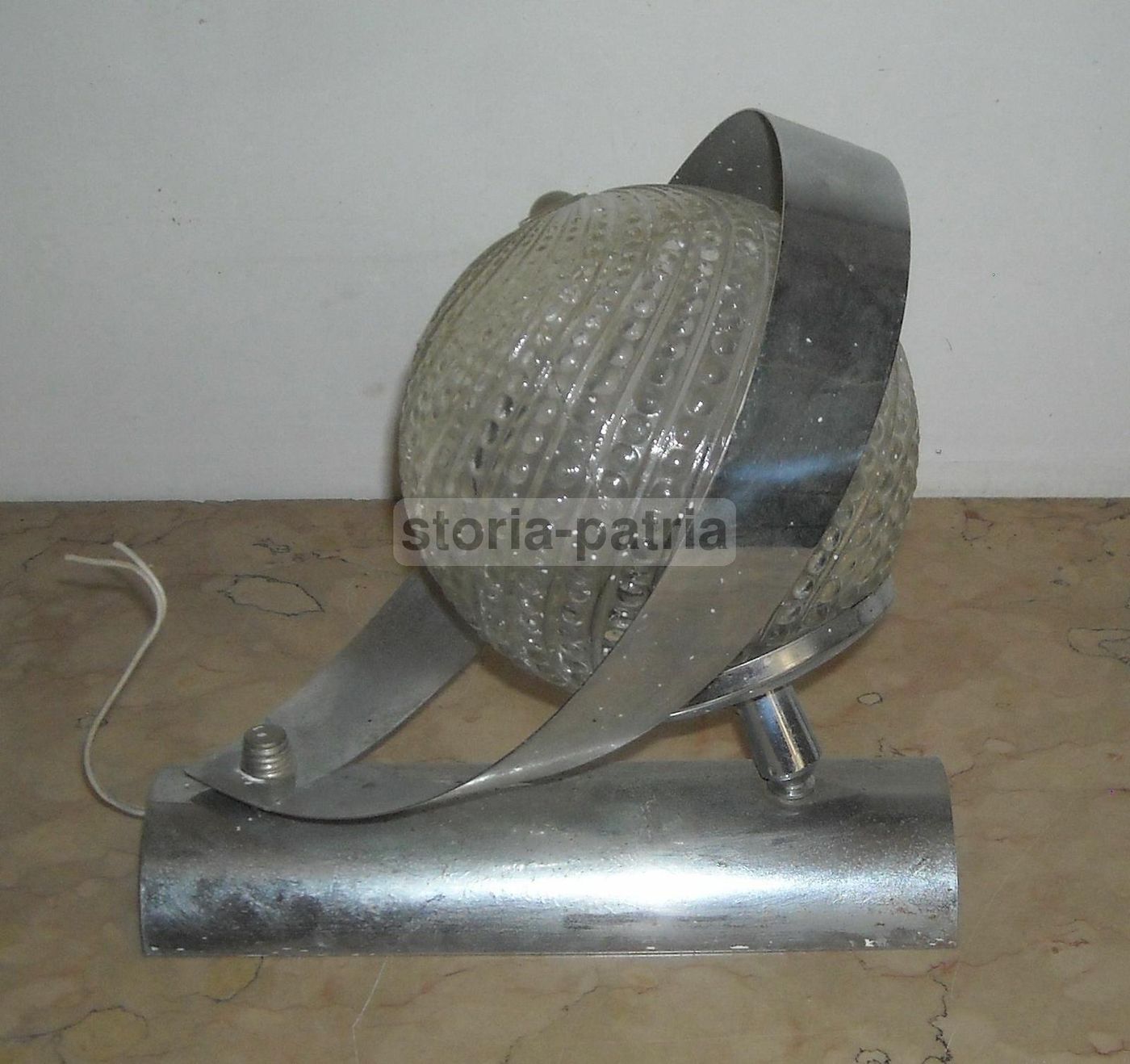 Lampada Applique Vintage Anni '70 In Vetro Lavorato E Metallo Cromato