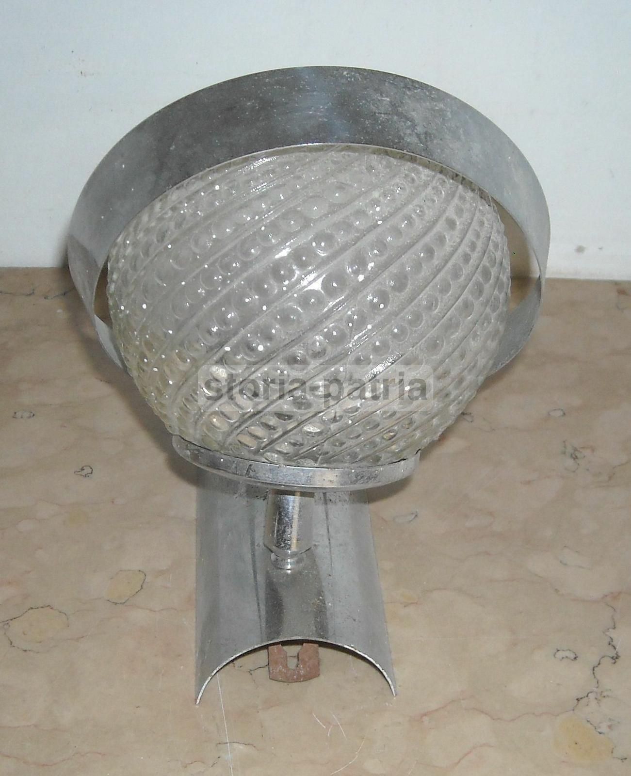 Lampada Applique Vintage Anni '70 In Vetro Lavorato E Metallo Cromato