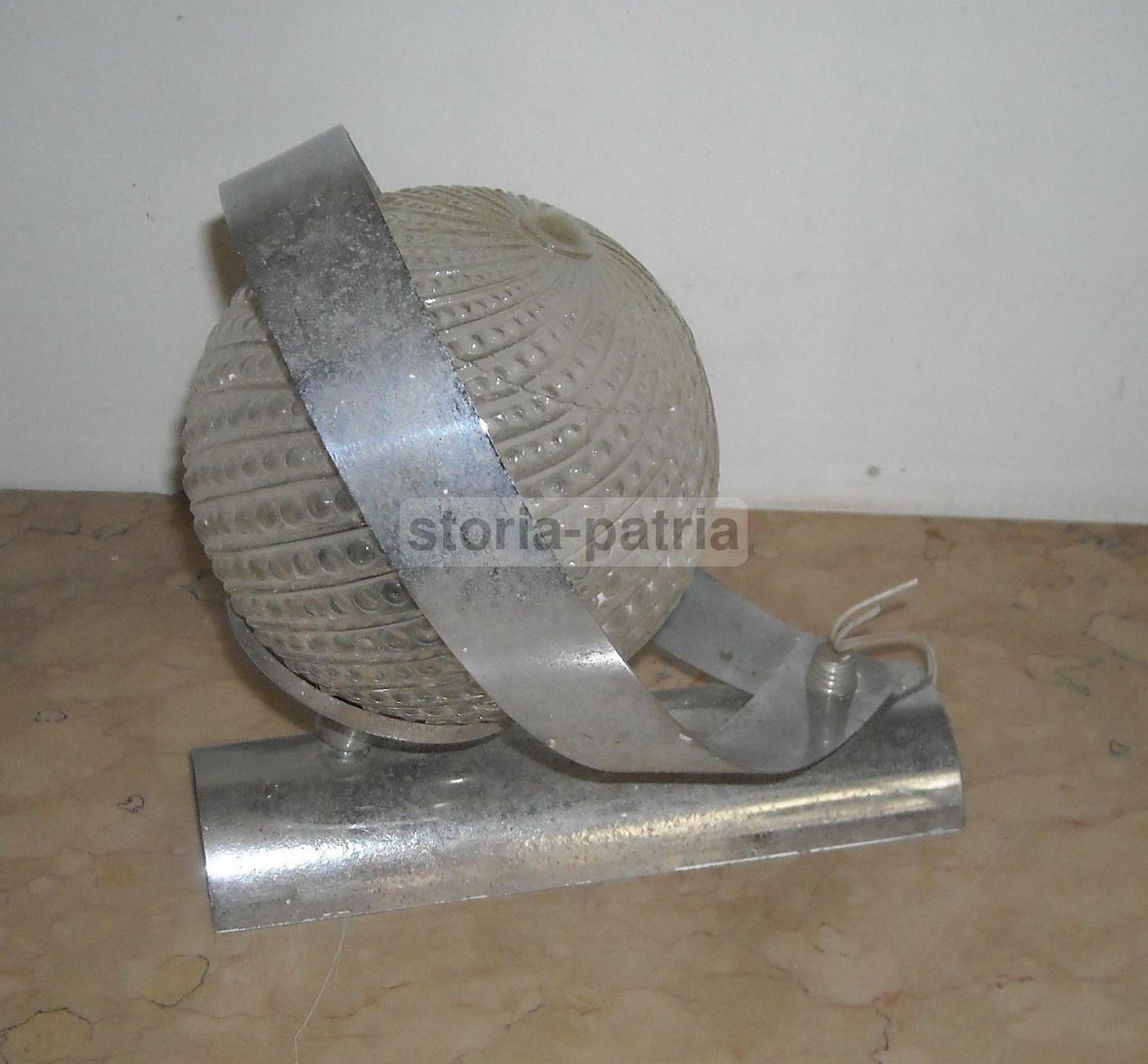 Lampada Applique Vintage Anni '70 In Vetro Lavorato E Metallo Cromato