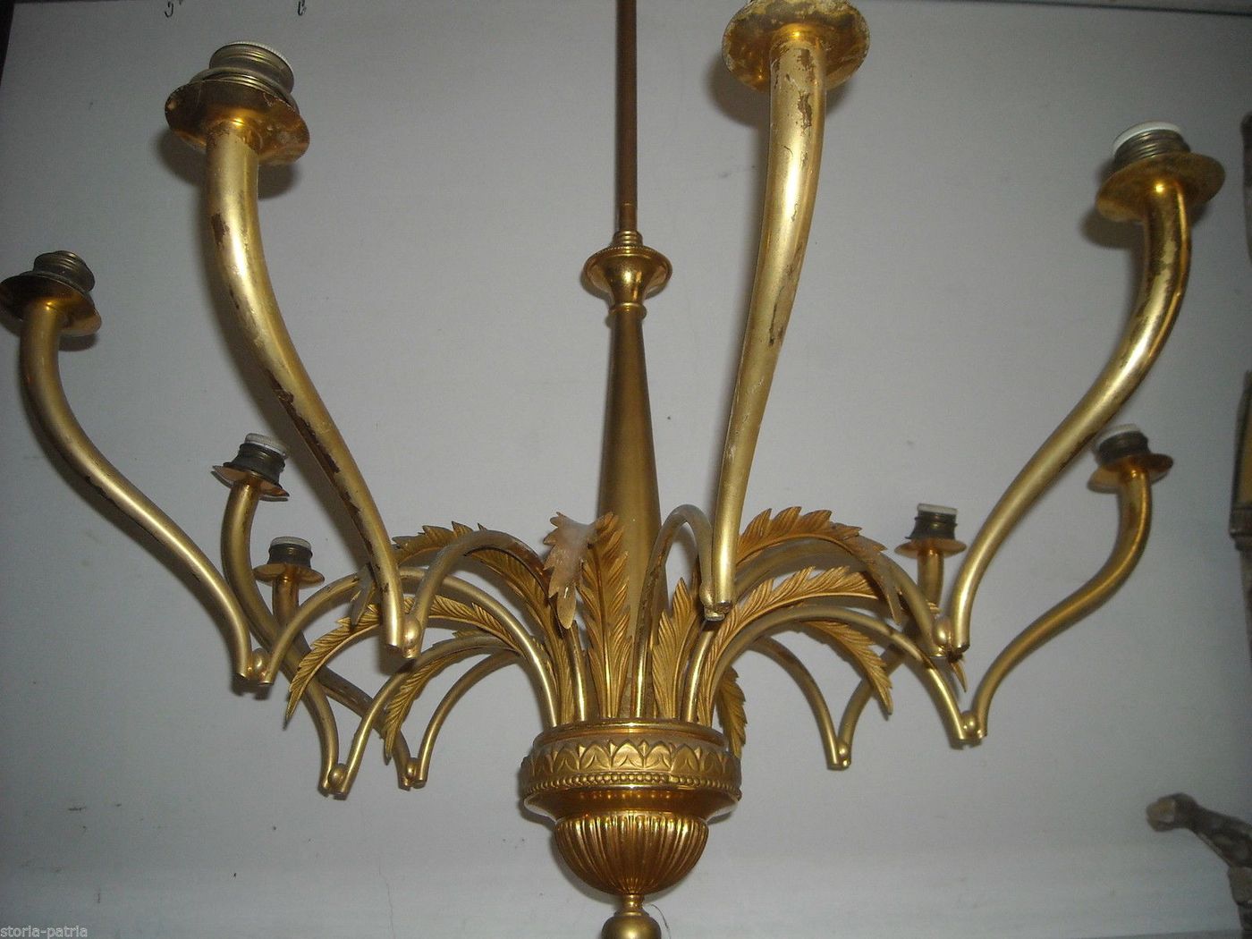 Lampadario Vintage In Ottone Dorato A Otto Luci, Anni '50