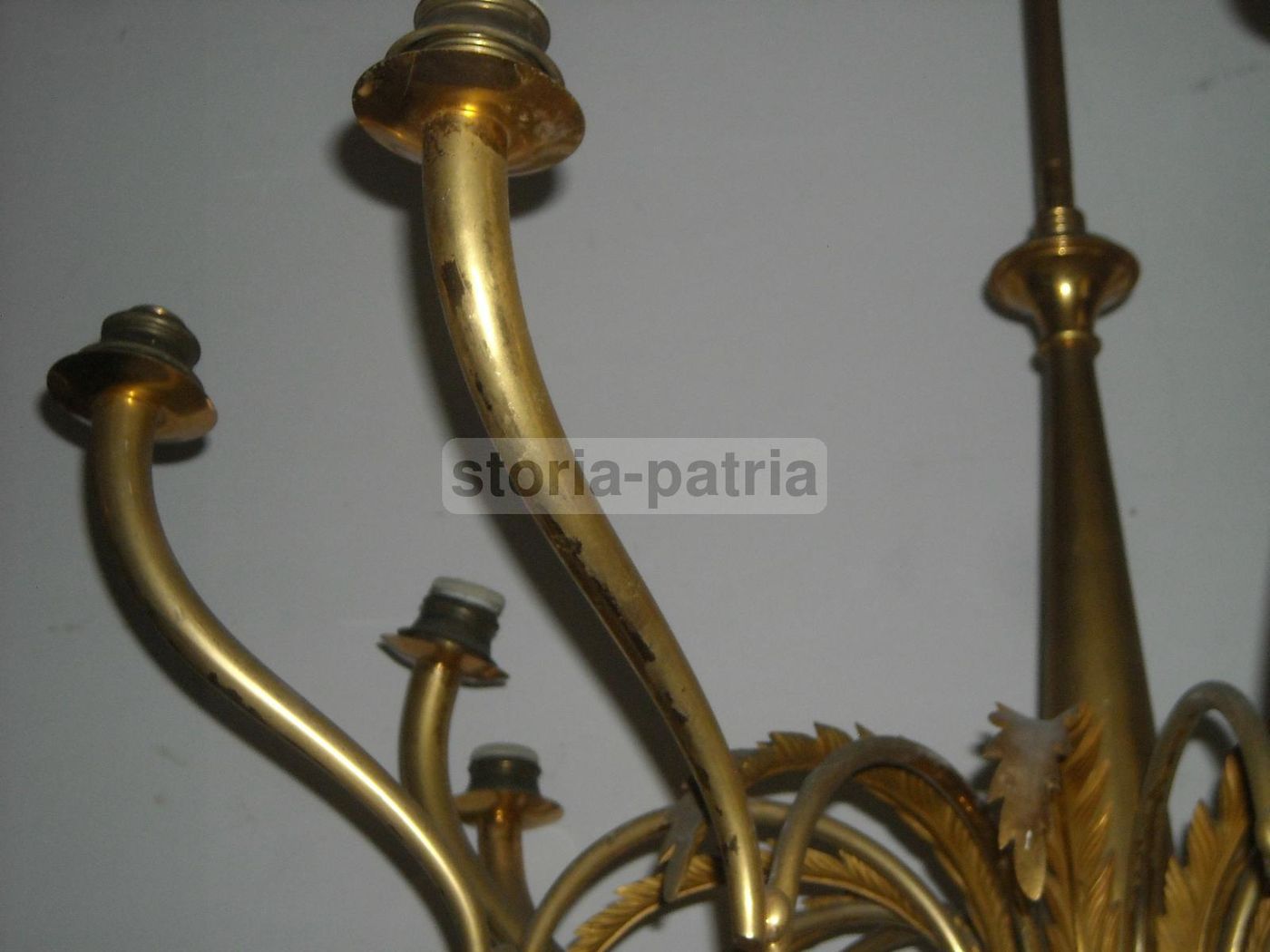 Lampadario Vintage In Ottone Dorato A Otto Luci, Anni '50