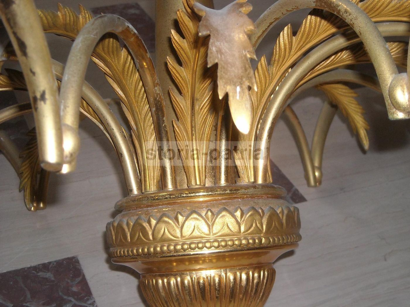 Lampadario Vintage In Ottone Dorato A Otto Luci, Anni '50