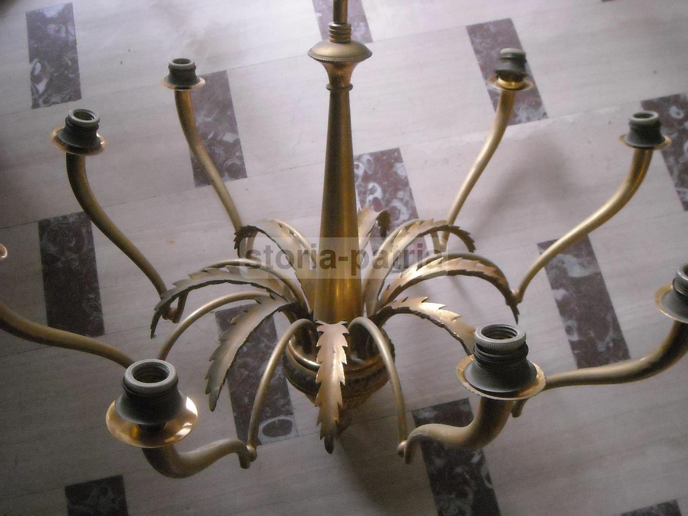 Lampadario Vintage In Ottone Dorato A Otto Luci, Anni '50