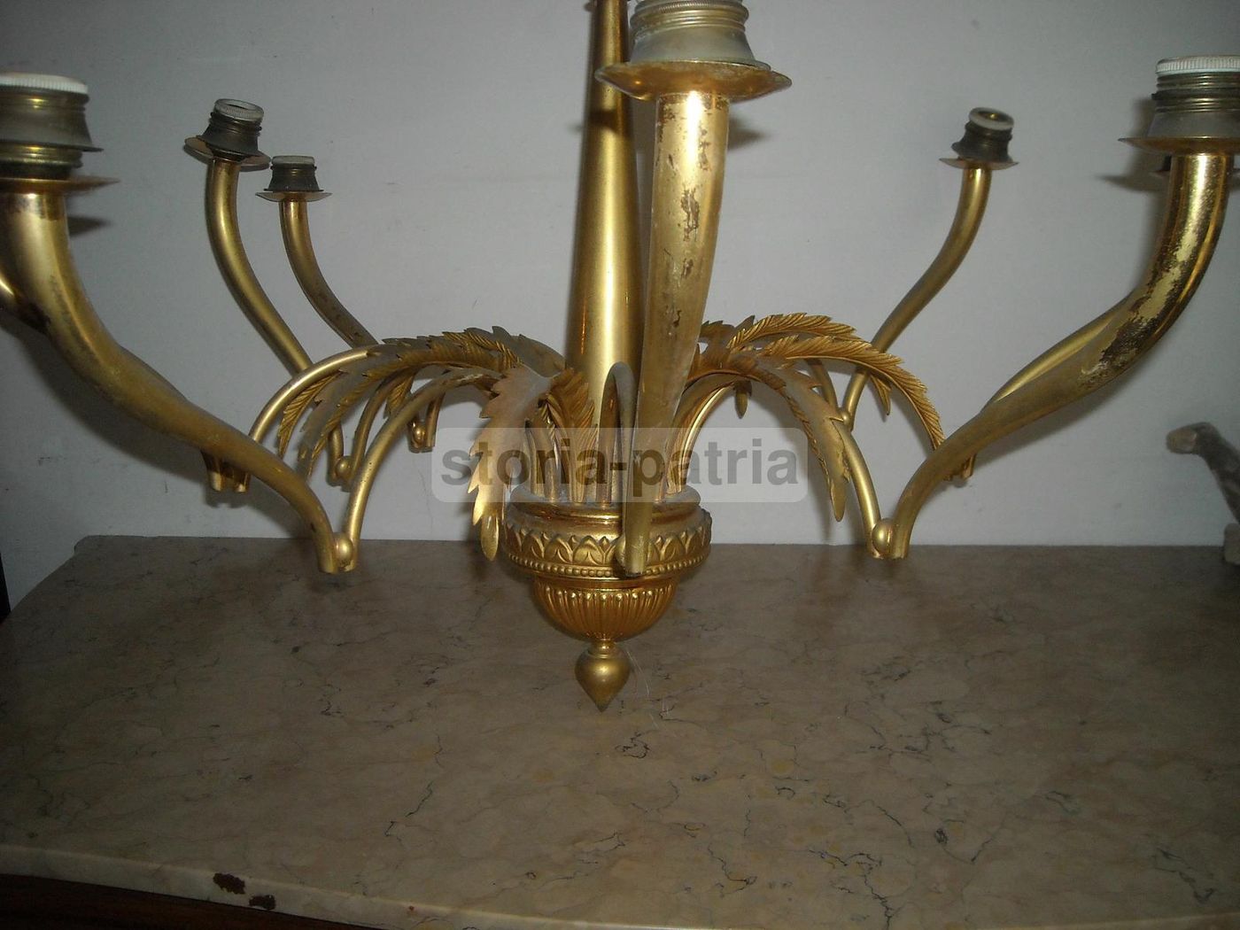 Lampadario Vintage In Ottone Dorato A Otto Luci, Anni '50