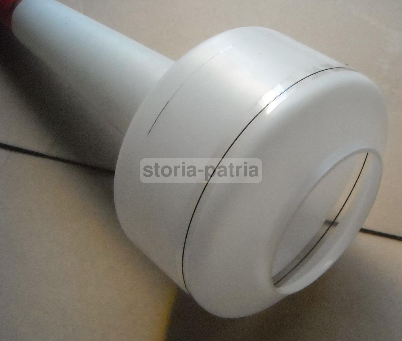Lampadario A Sospensione Vintage In Vetro Bicolore Bianco Rosso, Anni '60