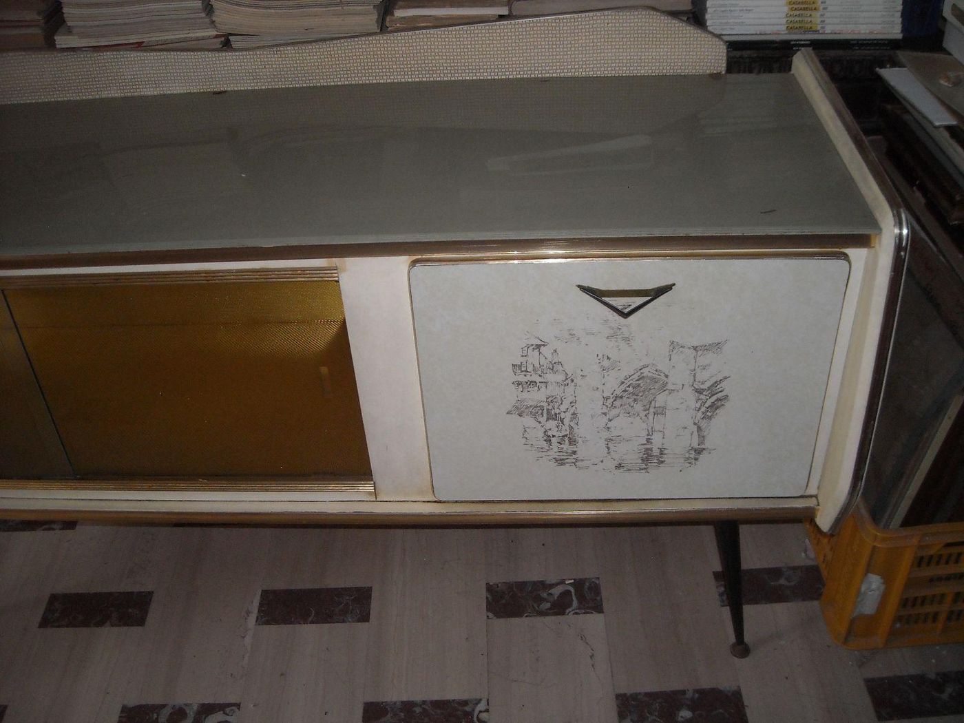 Credenza Modernariato Anni 50, Design Italiano Con Vetrina In Legno E Vetro