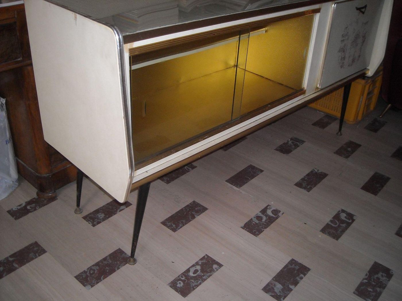 Credenza Modernariato Anni 50, Design Italiano Con Vetrina In Legno E Vetro