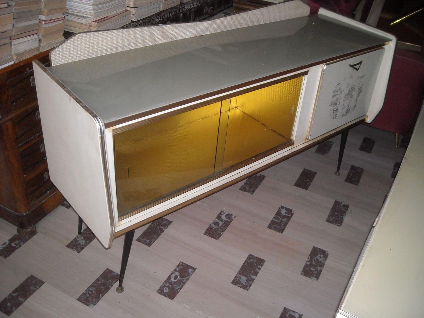 Credenza Modernariato Anni 50, Design Italiano Con Vetrina In Legno E Vetro