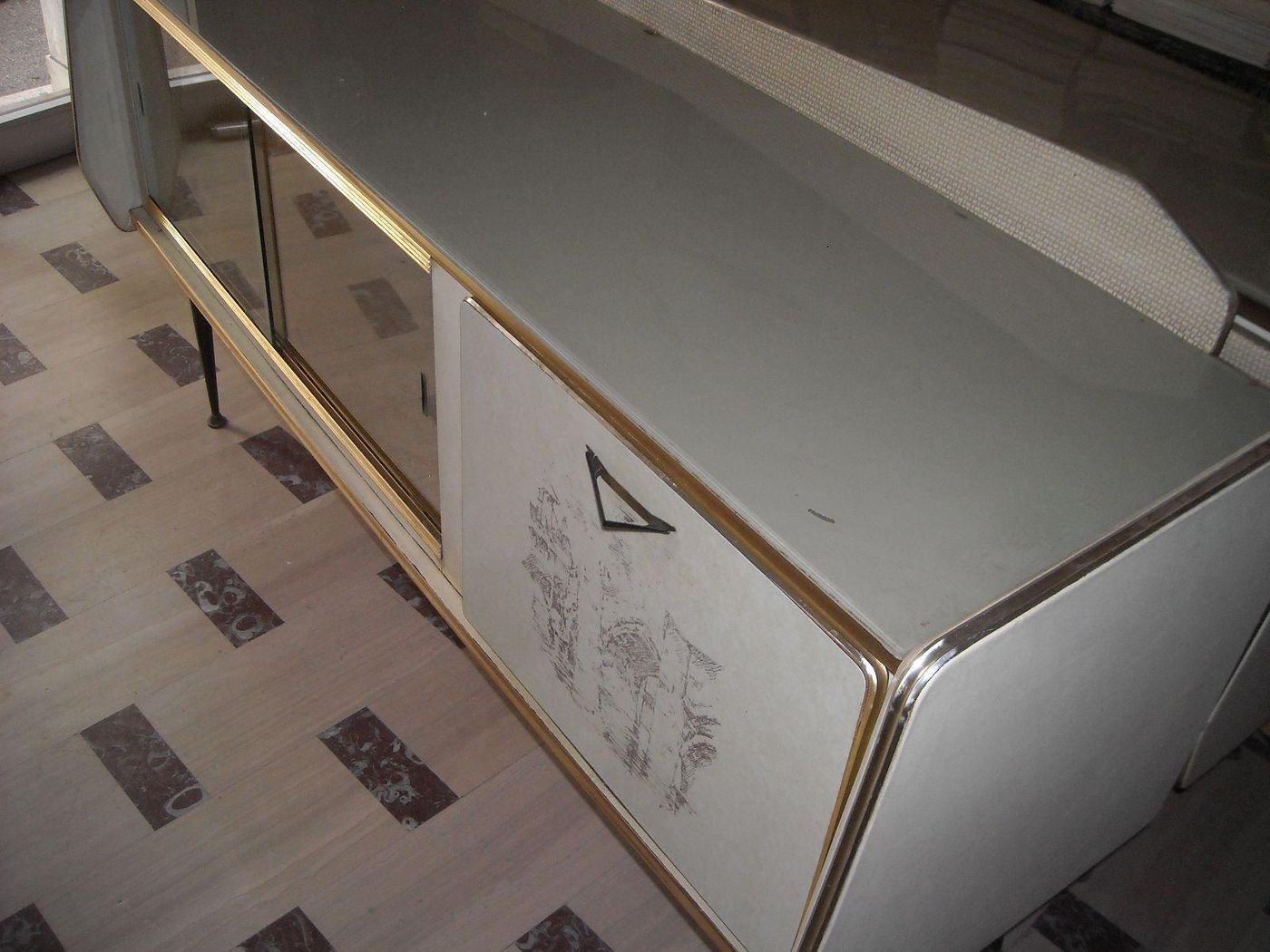 Credenza Modernariato Anni 50, Design Italiano Con Vetrina In Legno E Vetro