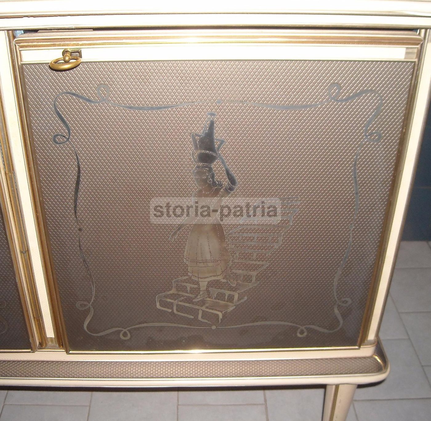 Credenza Modernariato Anni '50 Con Vetri Incisi E Specchi