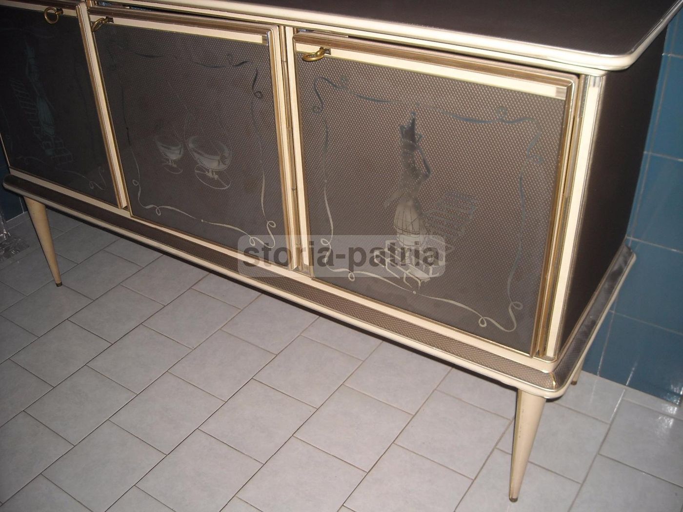 Credenza Modernariato Anni '50 Con Vetri Incisi E Specchi