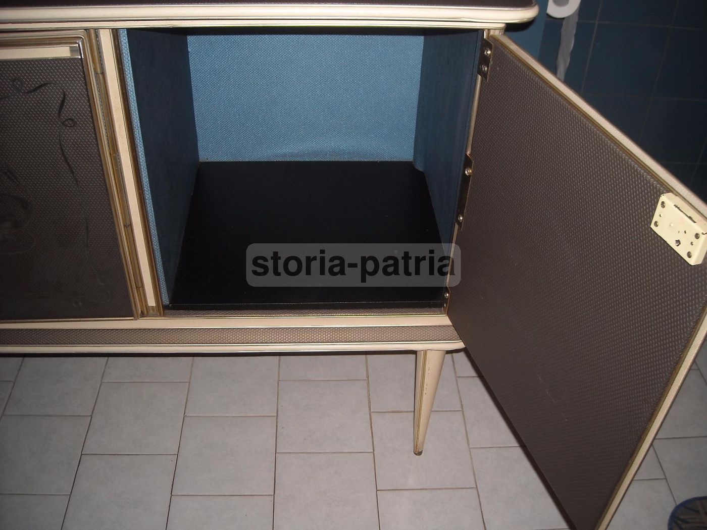 Credenza Modernariato Anni '50 Con Vetri Incisi E Specchi