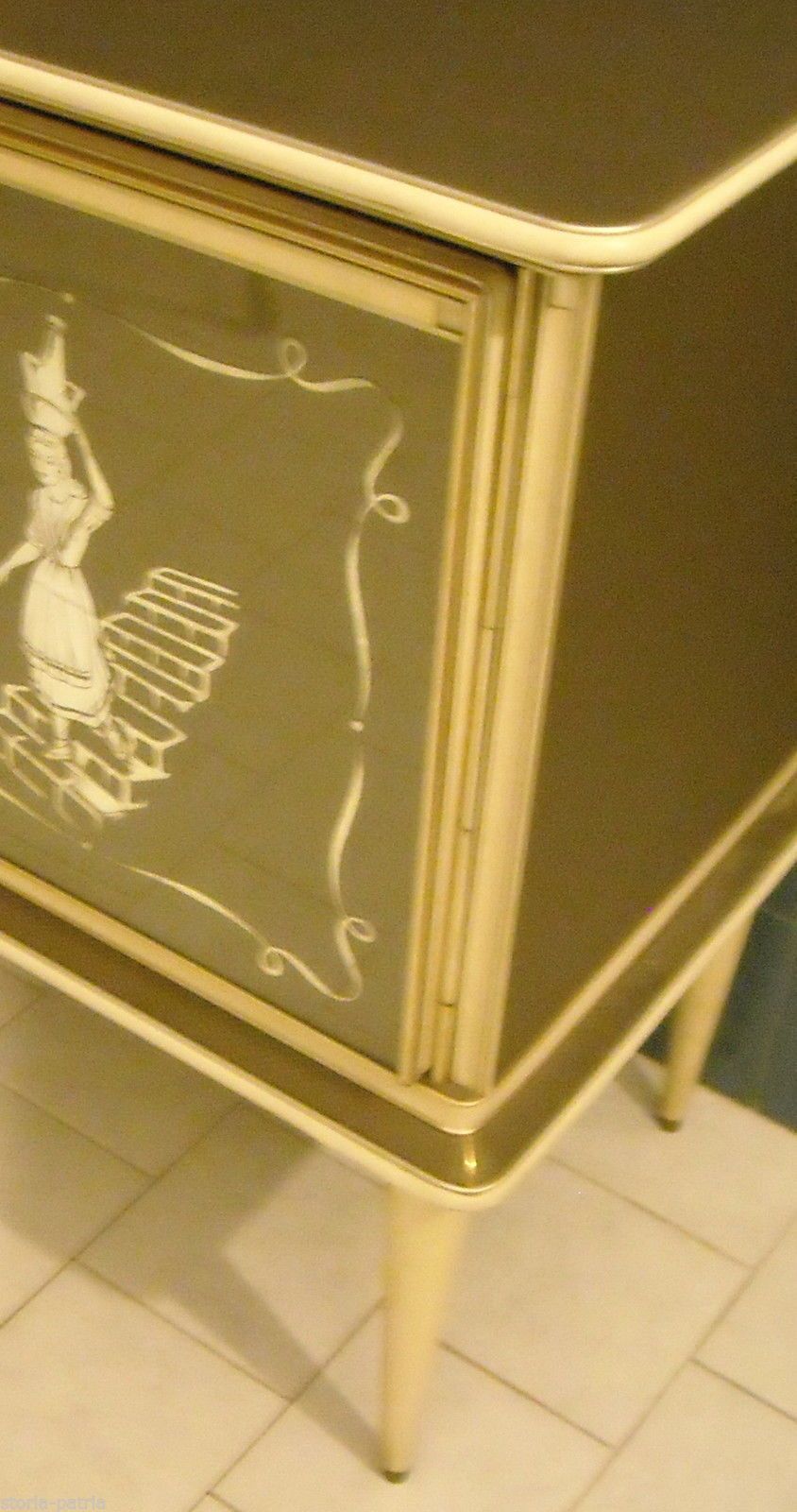 Credenza Modernariato Anni '50 Con Vetri Incisi E Specchi
